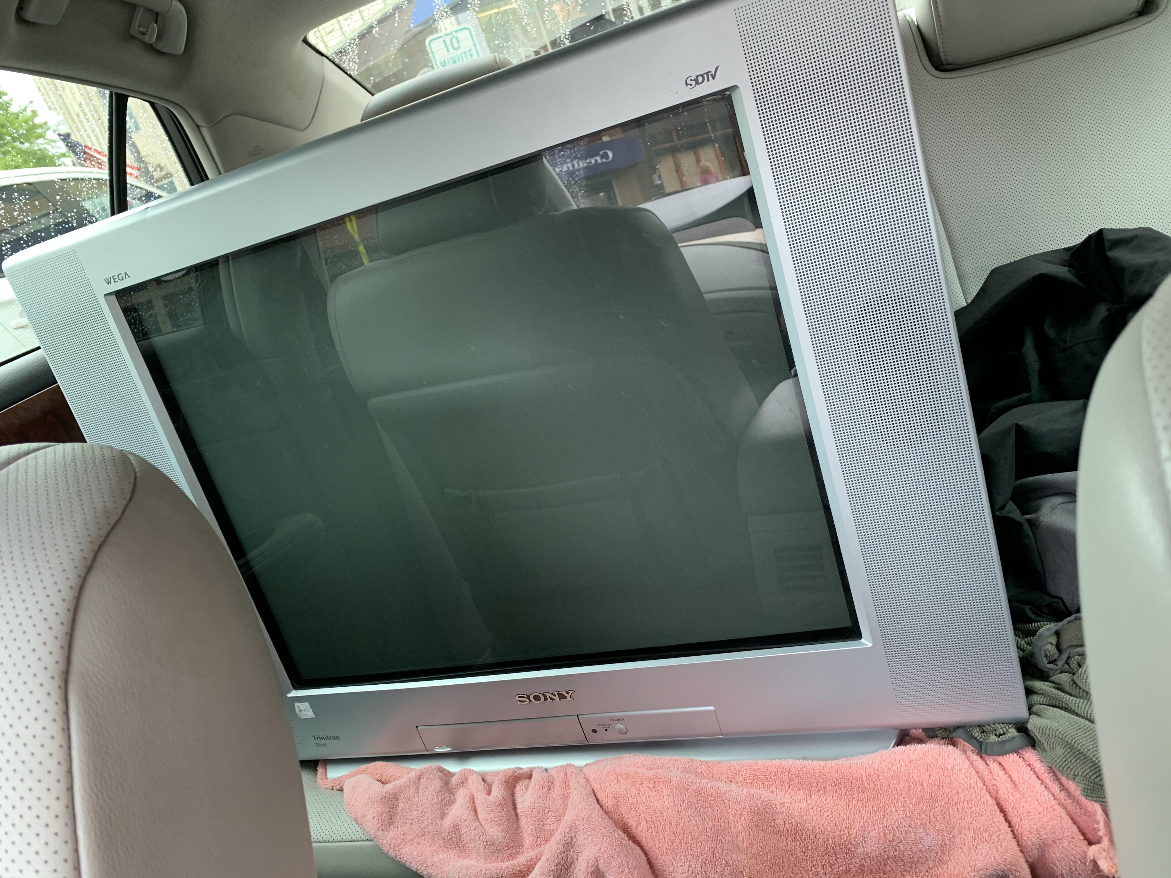 Found this Sony Trinitron Wega 27 inch today at the Salvation Army