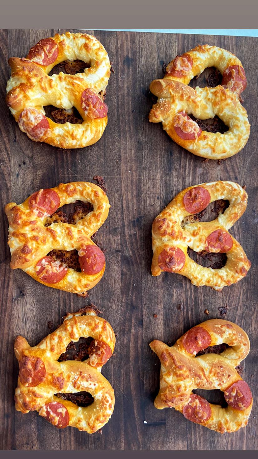 Having way too much fun (and carbs) with pretzels r/Breadit