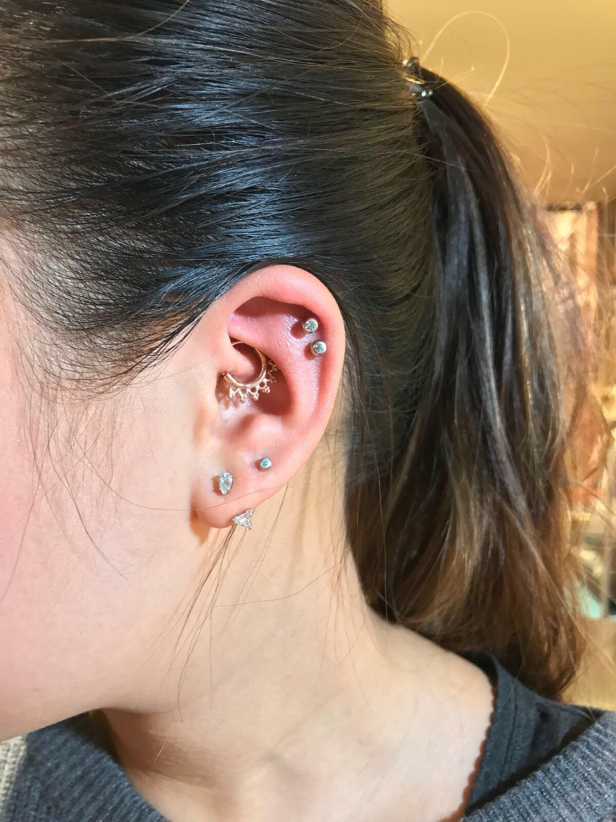 Current setup New daith + 1 month old double helix & second lobe