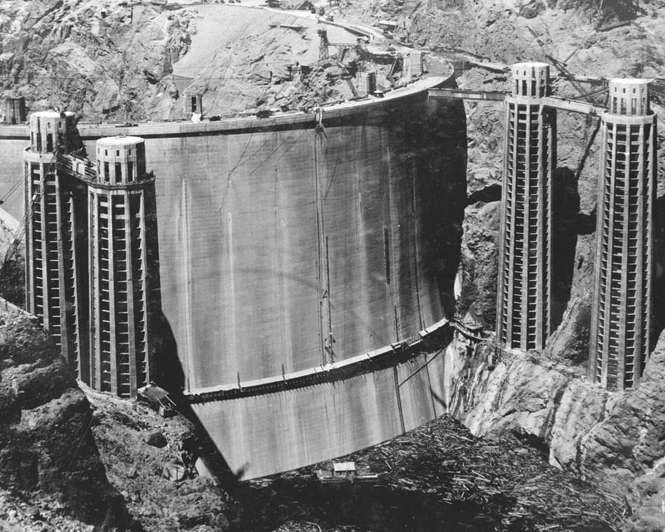 Heel side of Hoover Dam (then called Boulder Dam) before the filling of