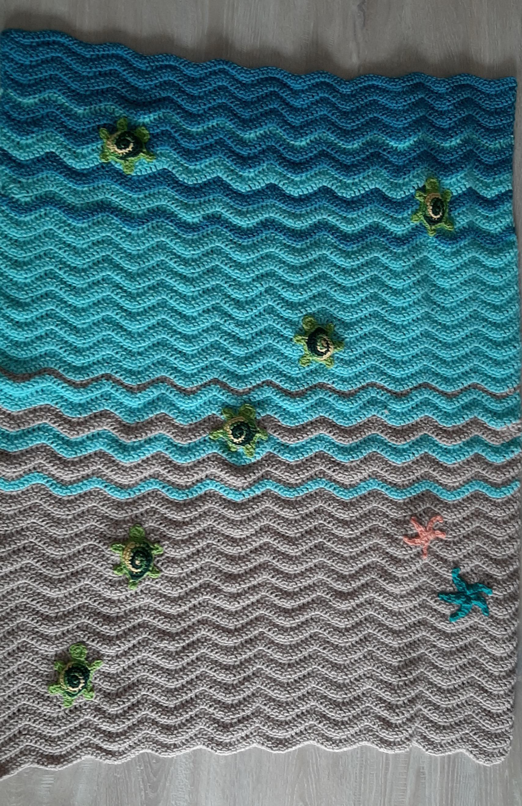 I finished this ocean themed baby blanket r/CrochetBlankets