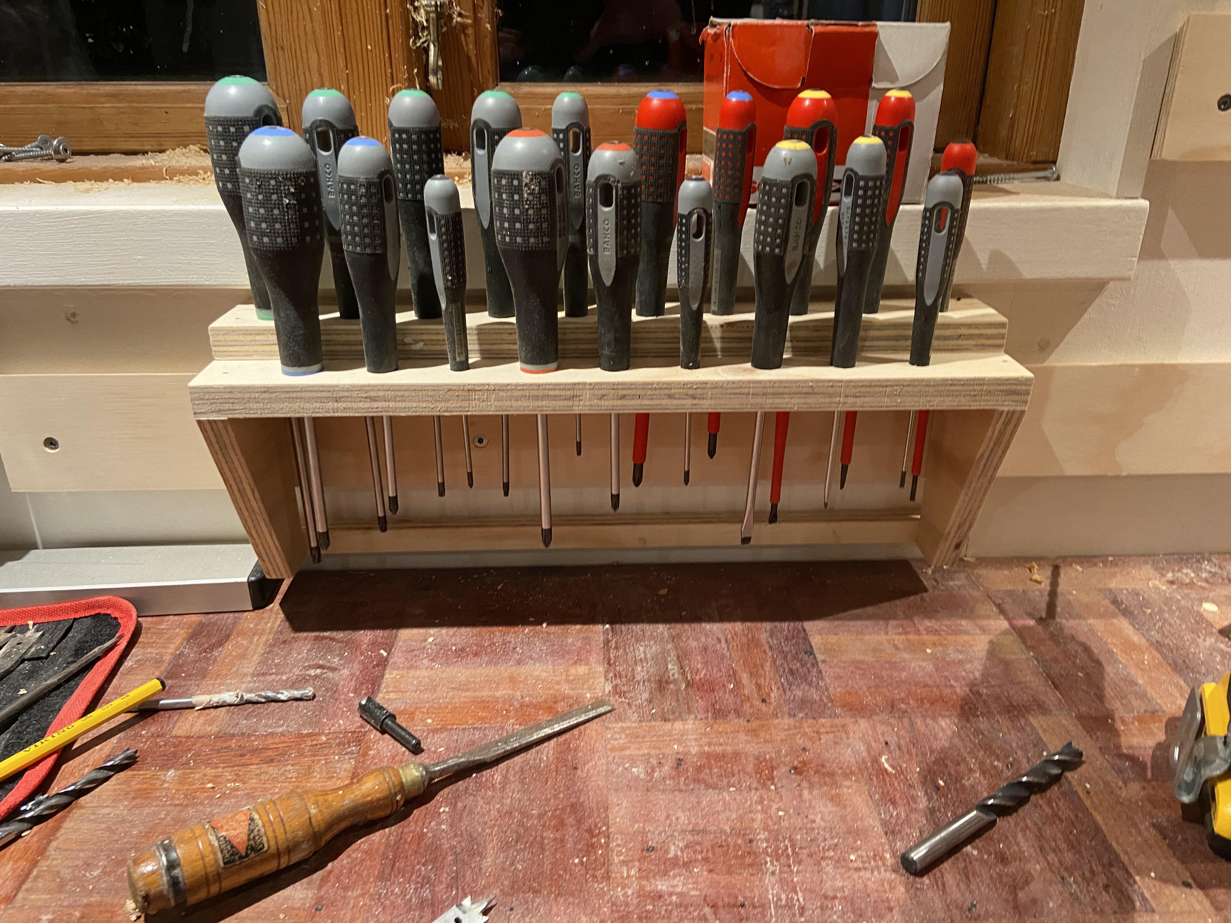 Made a french cleat screwdriver holder r/BeginnerWoodWorking
