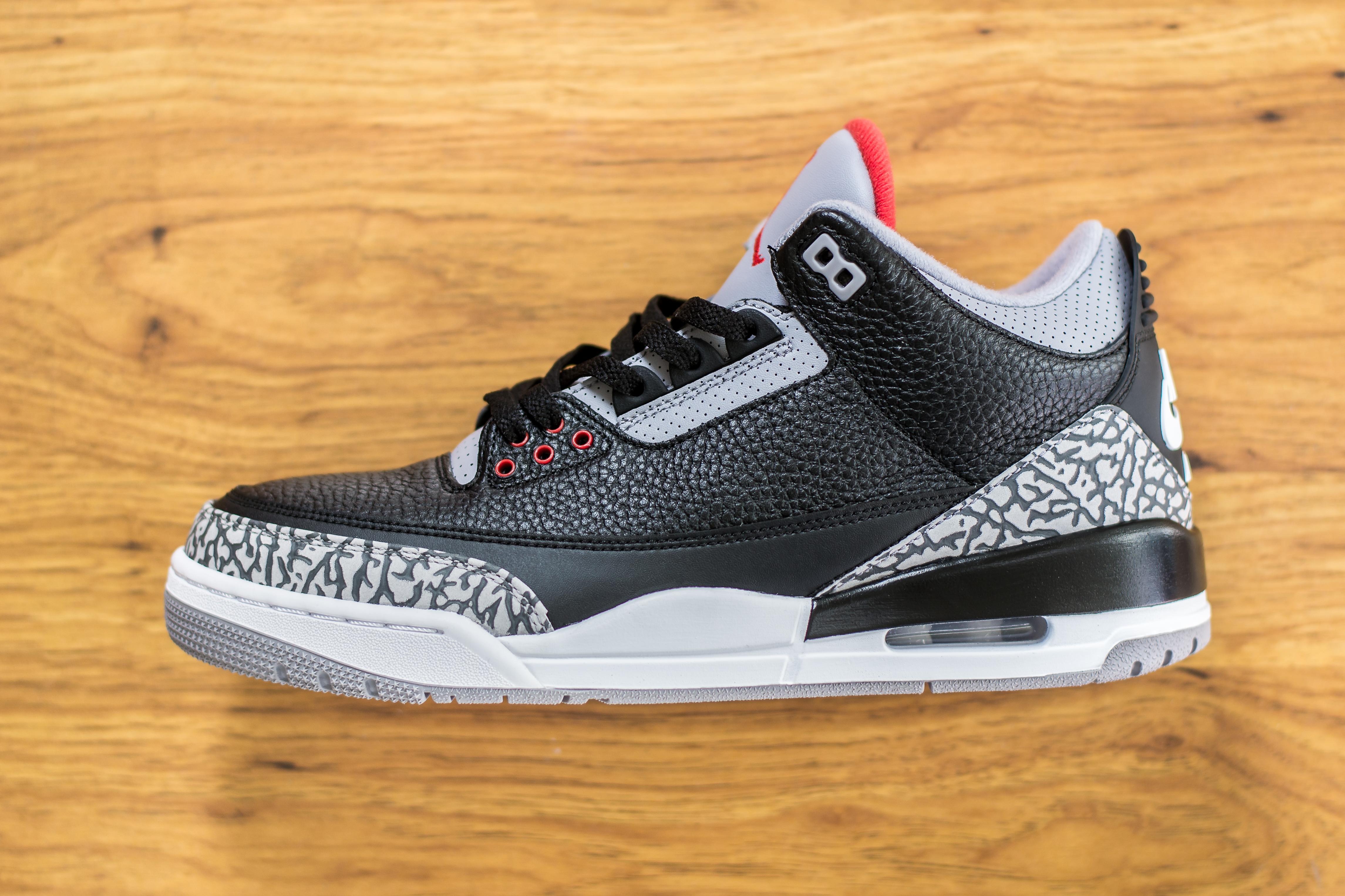 2018 Air Jordan 3 Black Cement r/Sneakers
