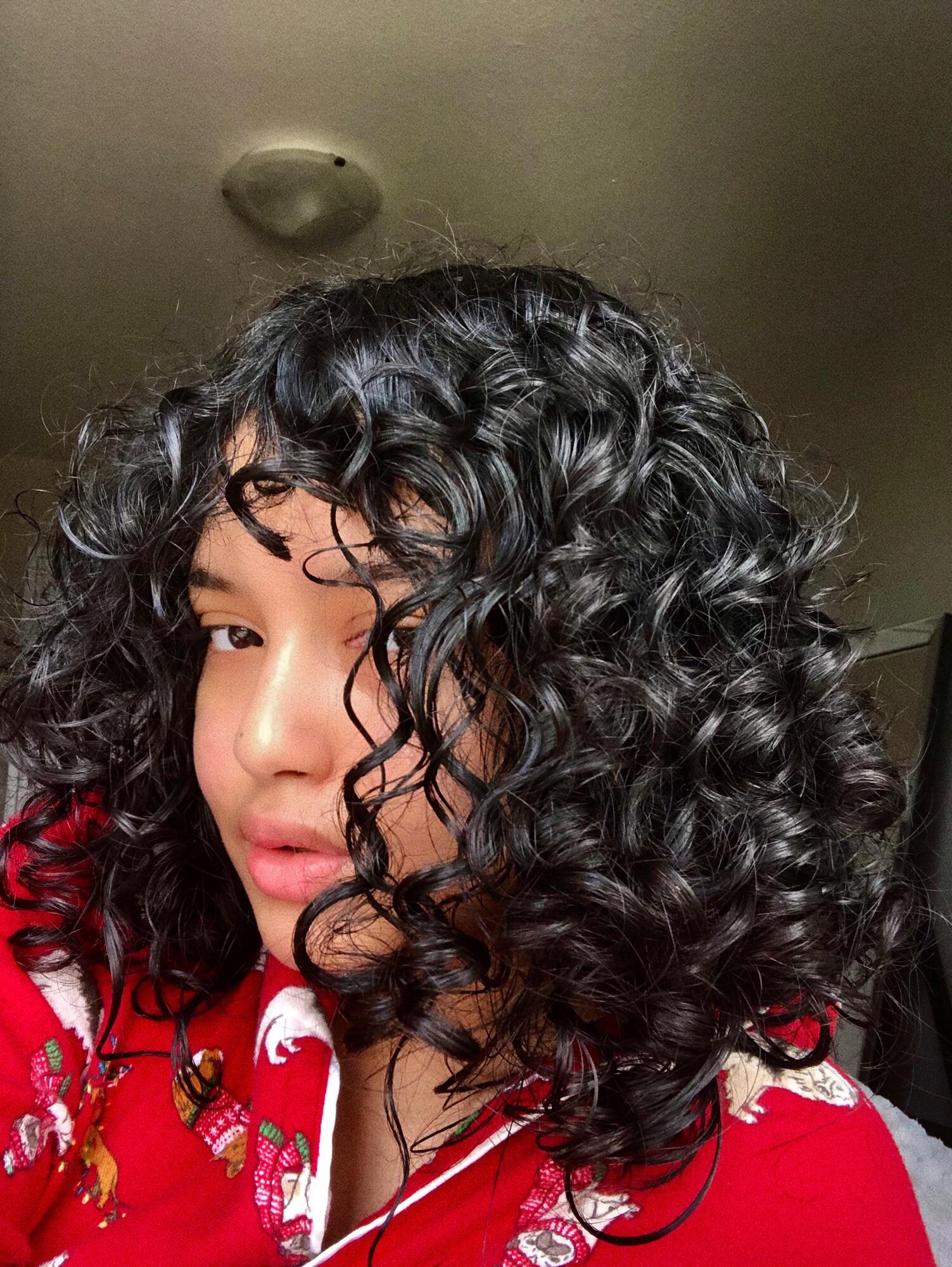 Result of only using Garnier Fructis hair mask as a Leave in! (Day 2