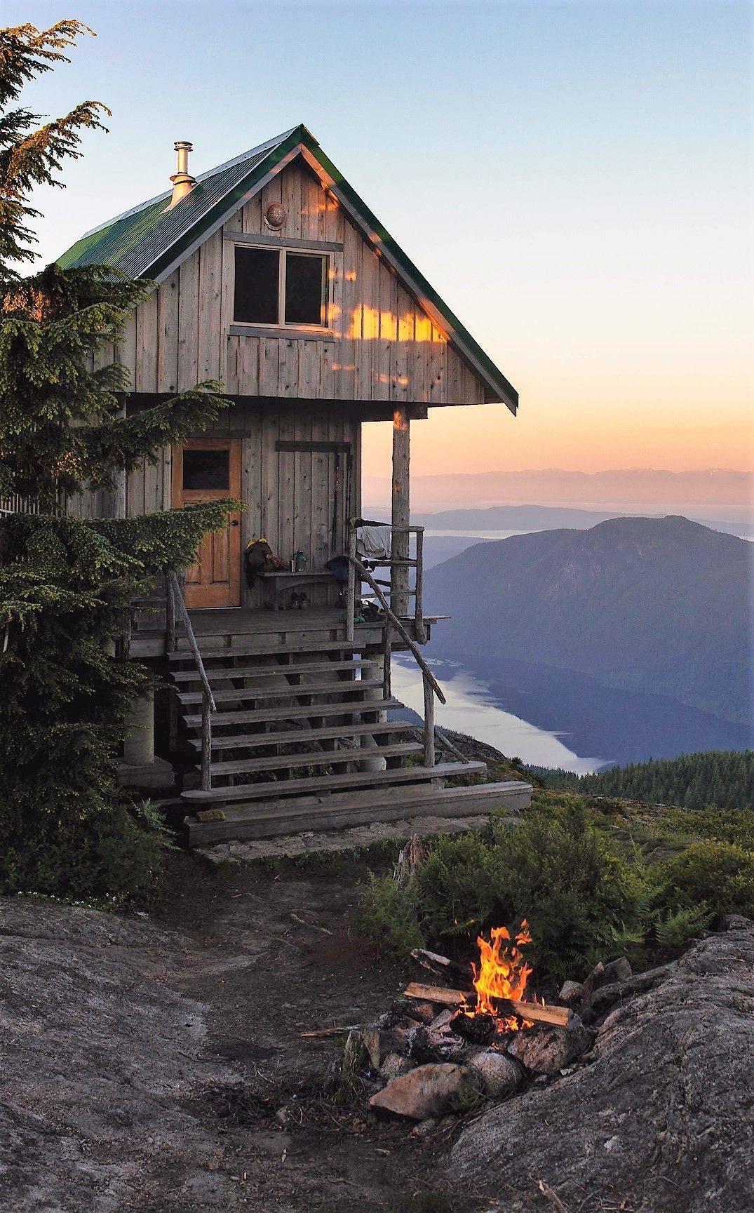 cozy little home overlooking the water, and talk about a mountain view