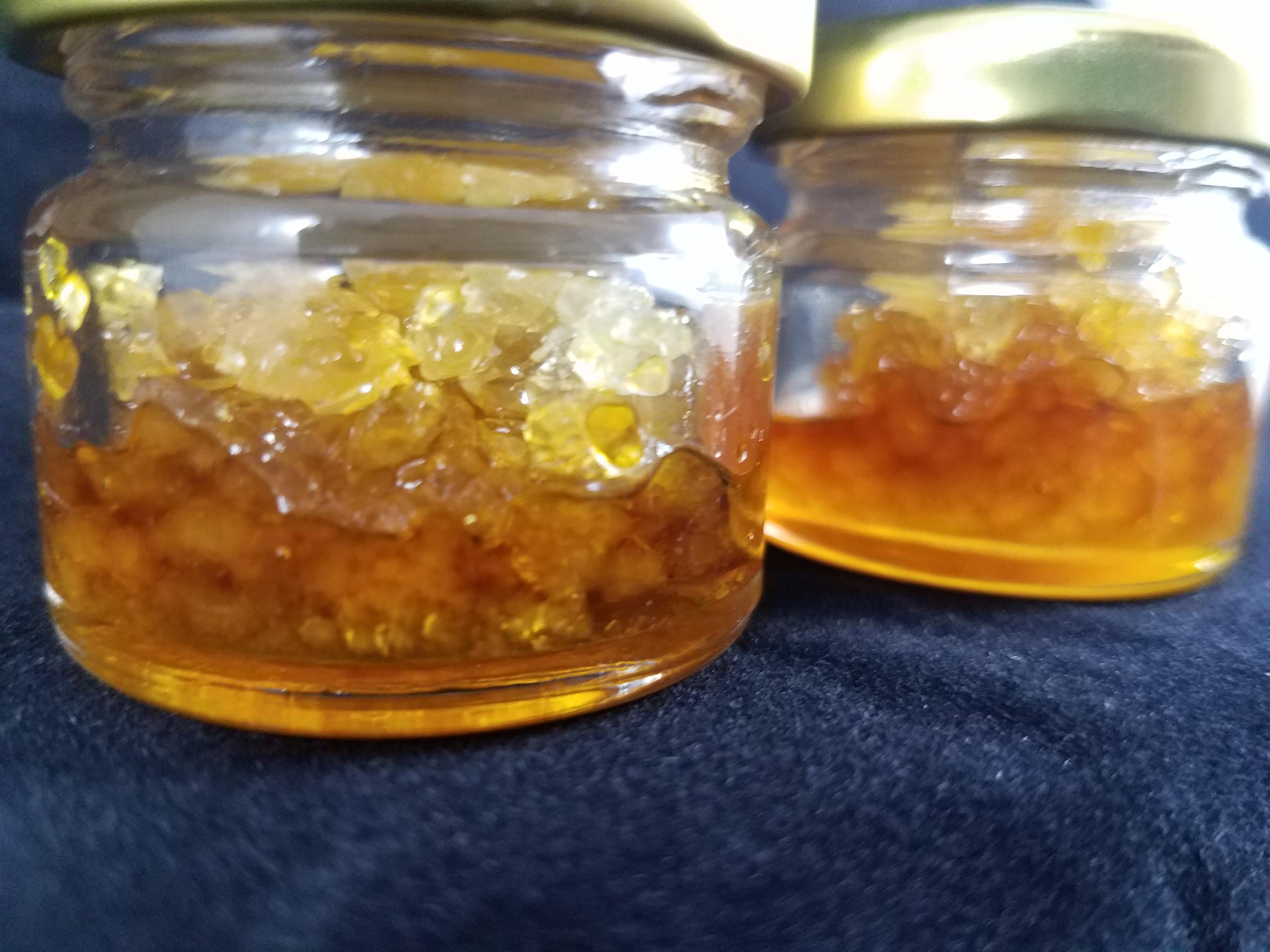 5 gram jars of Miss USA Diamonds and sauce. r/420