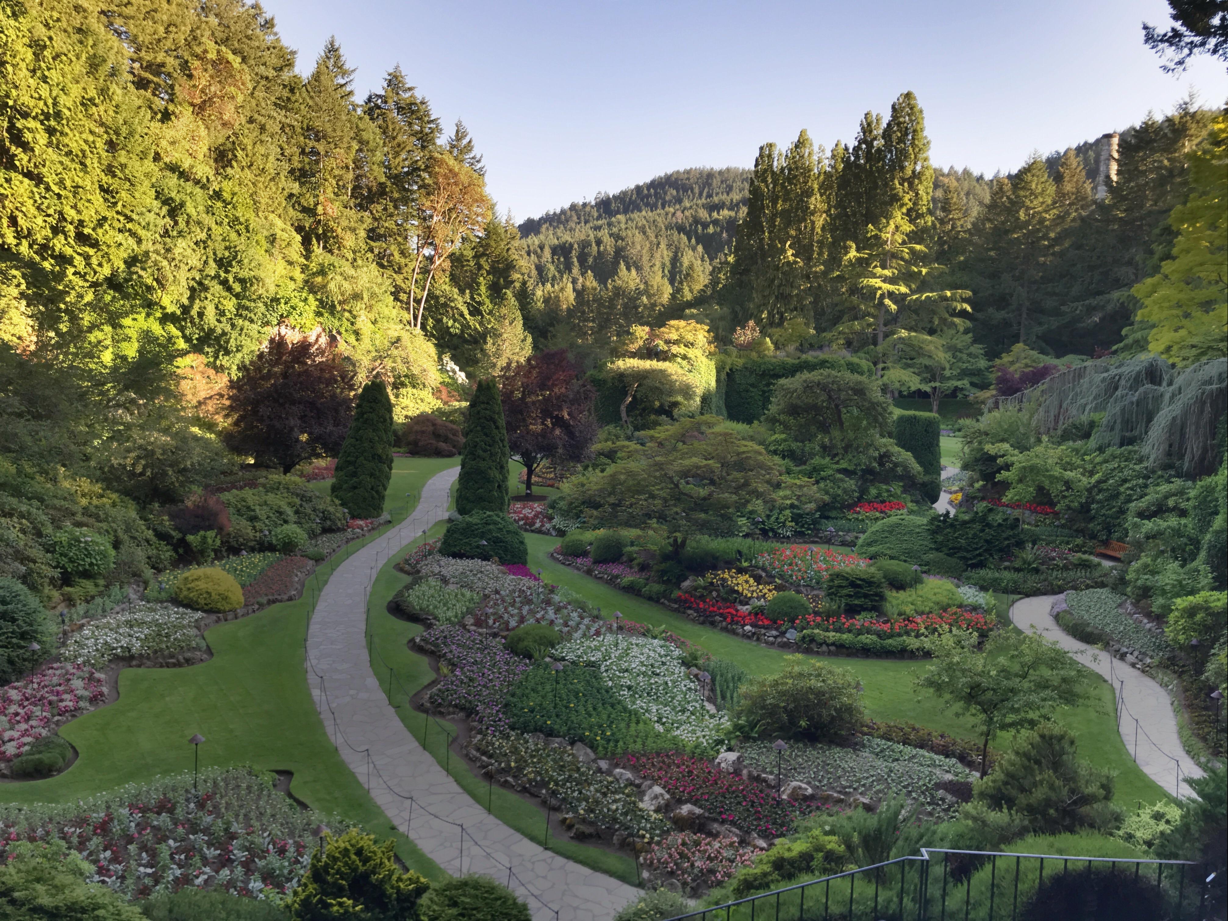 Dusk in the “Sunken Garden” at Butchart Gardens in Victoria, BC r/travel
