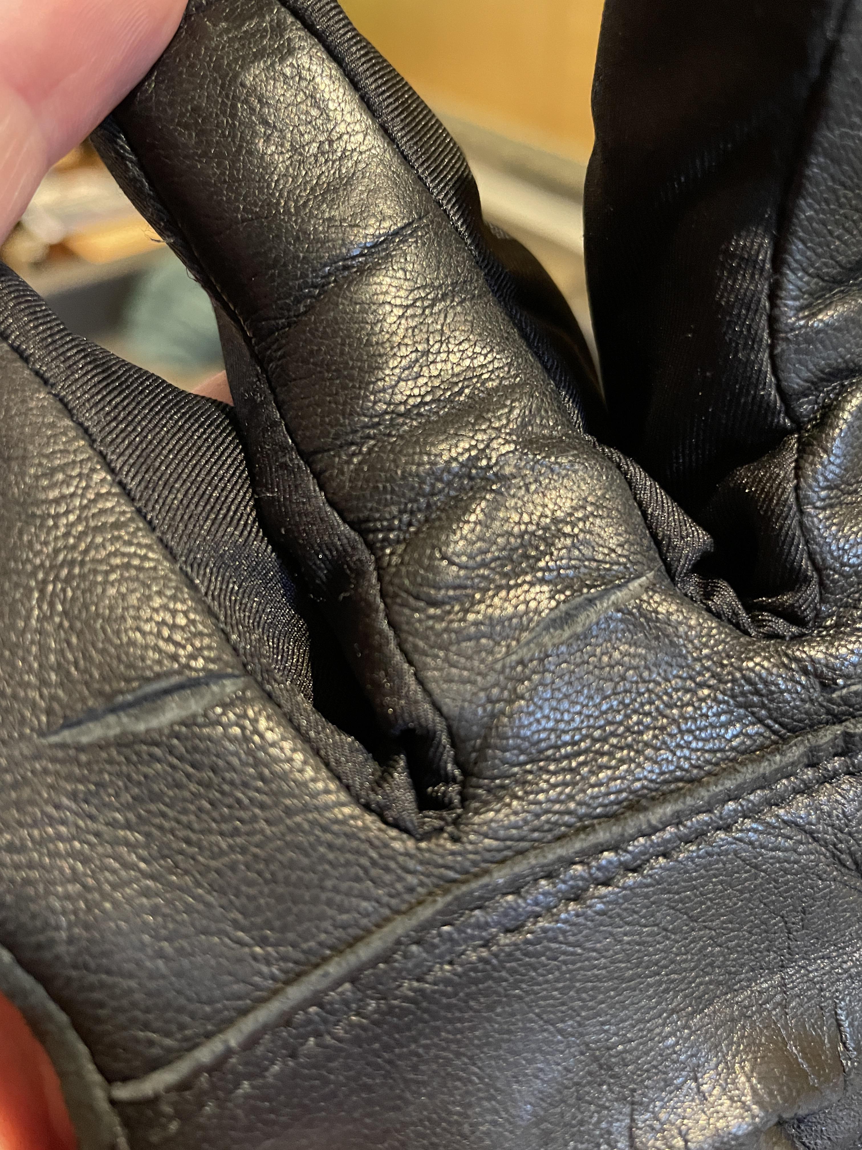 Repairing ski glove r/skiing