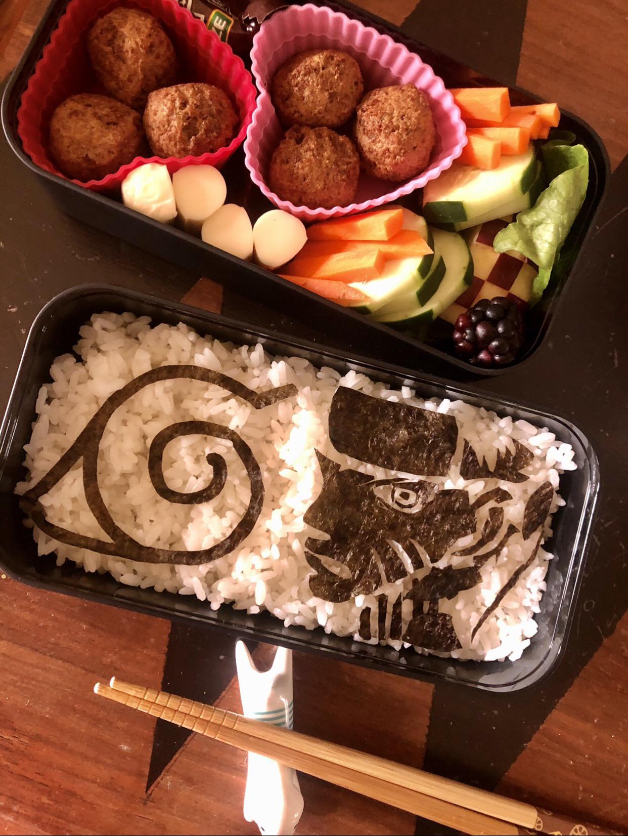I made a Naruto bento for my best friend r/Naruto