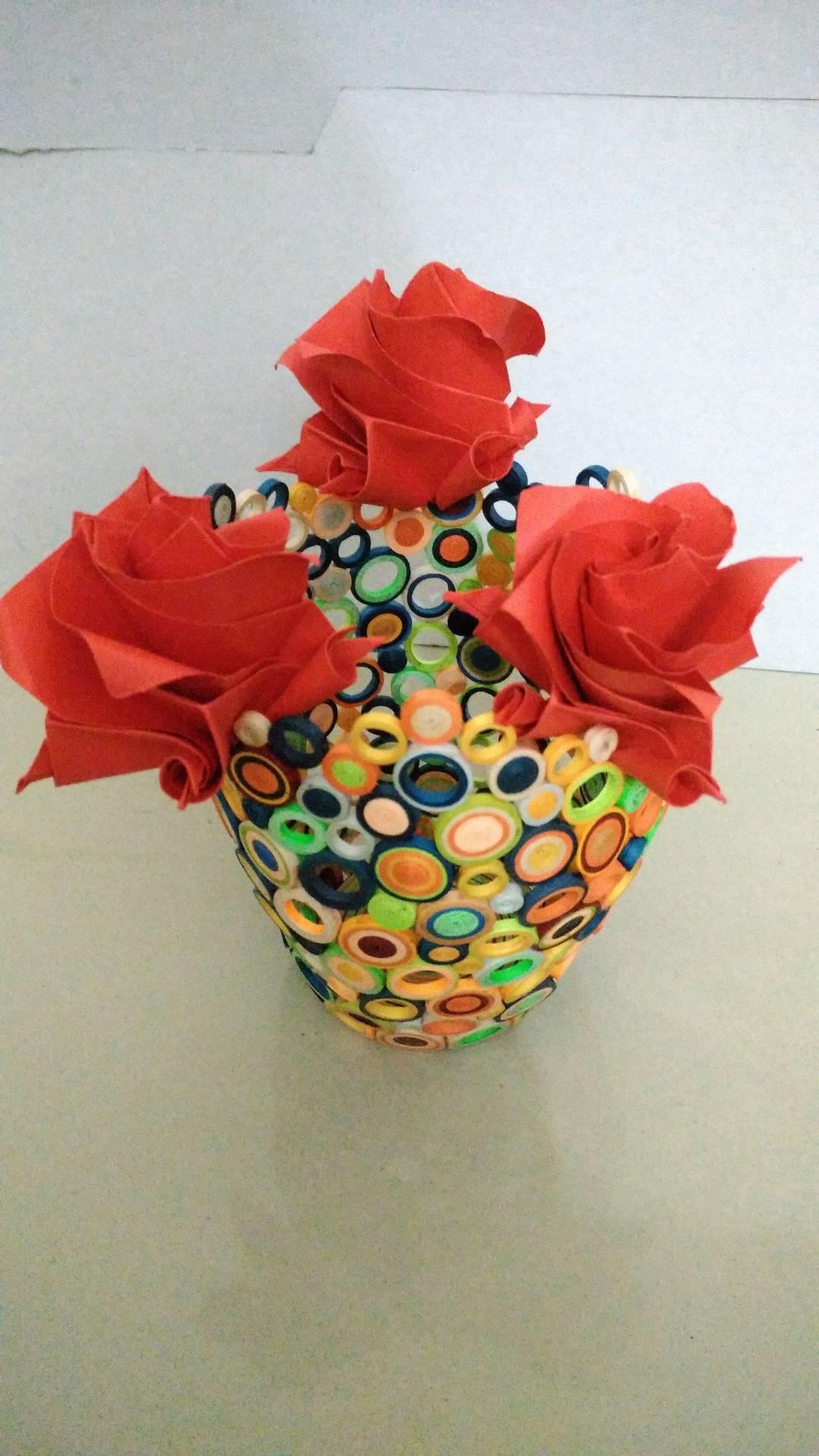 3D quilling Flower vase (600 stripes) r/papercraft
