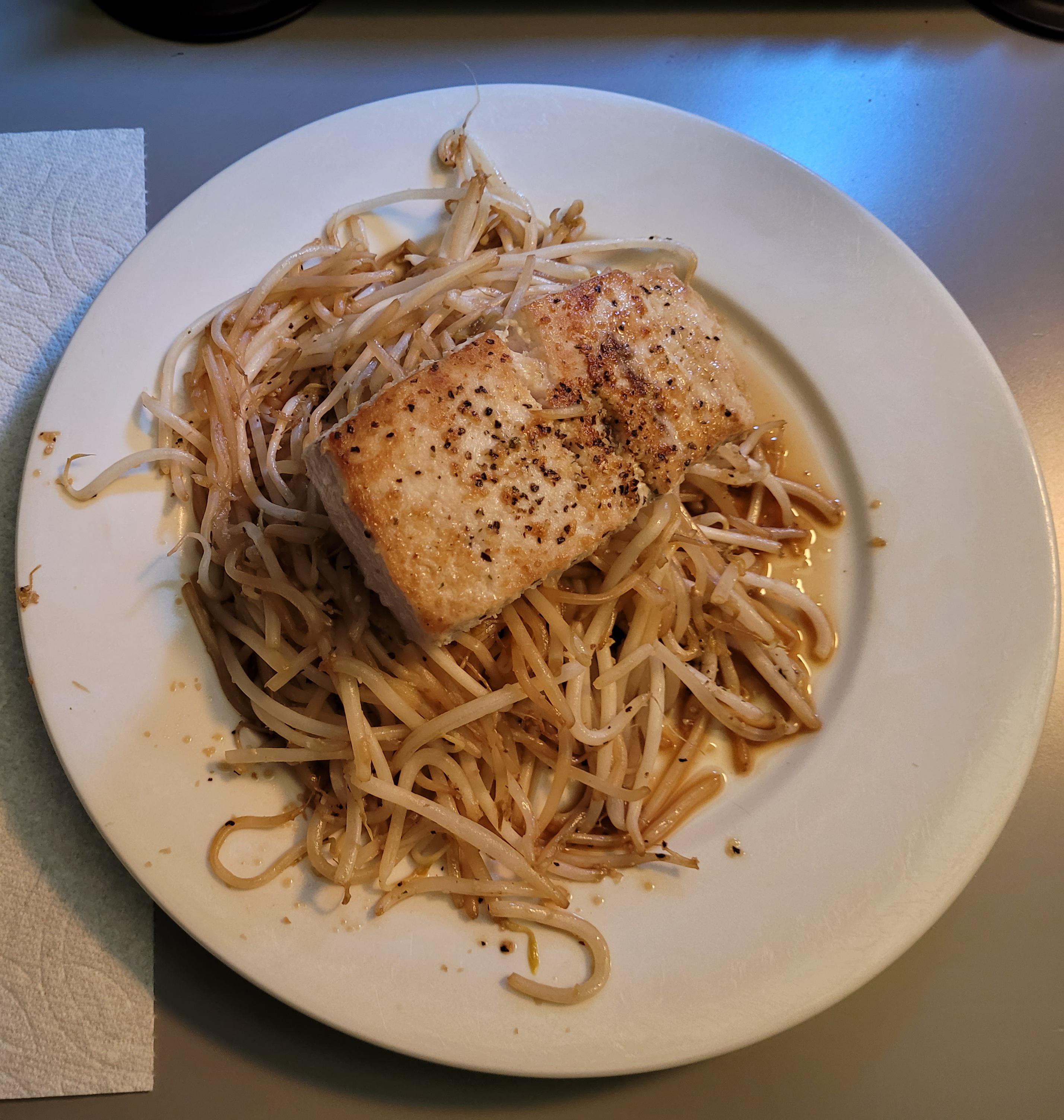 280cal, 37g protein. Mahi mahi with bean sprouts r/1200isplenty