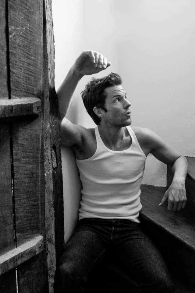 Brandon Flowers from The Killers turns 40 today. r/LadyBoners