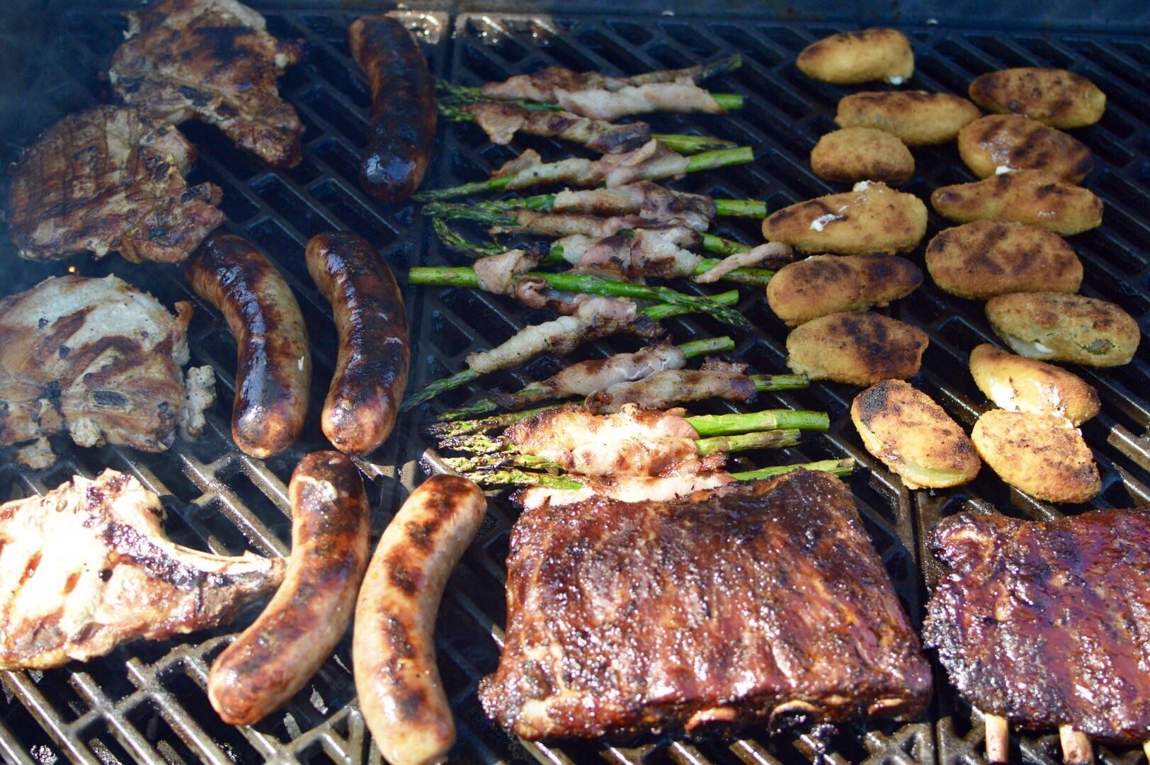 Full grill for the weekend... r/BBQ