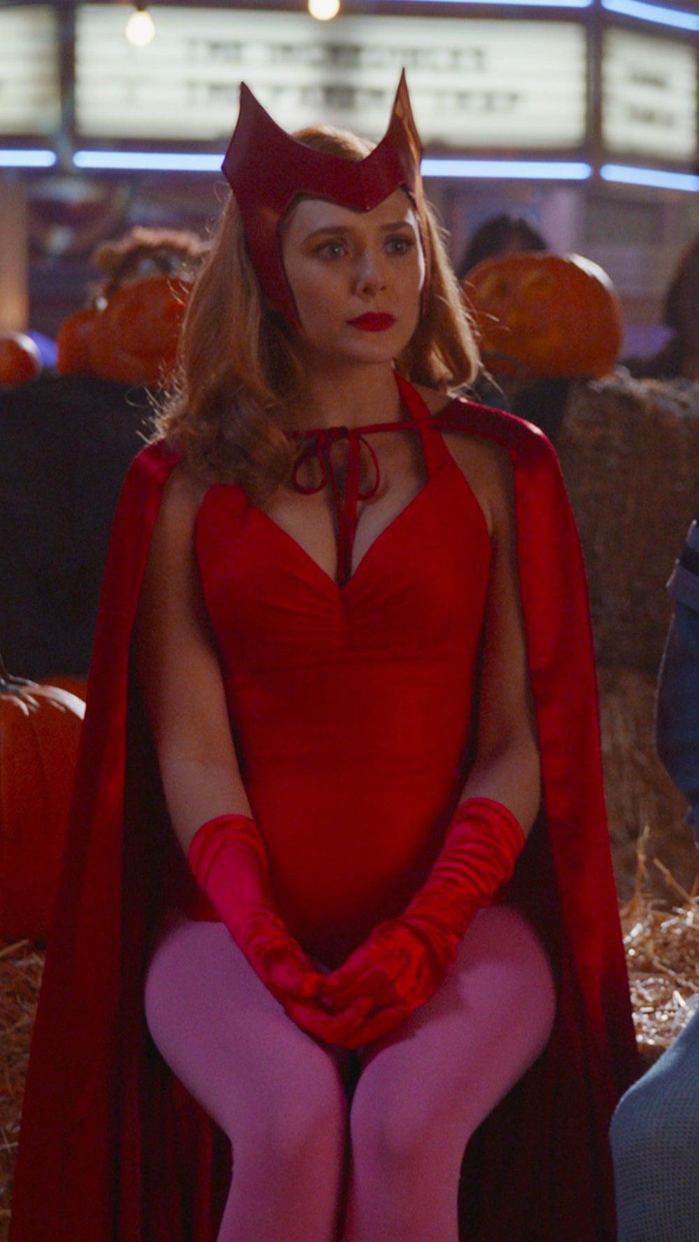 This scarlet witch costume is so perfect r/ElizabethOlsen