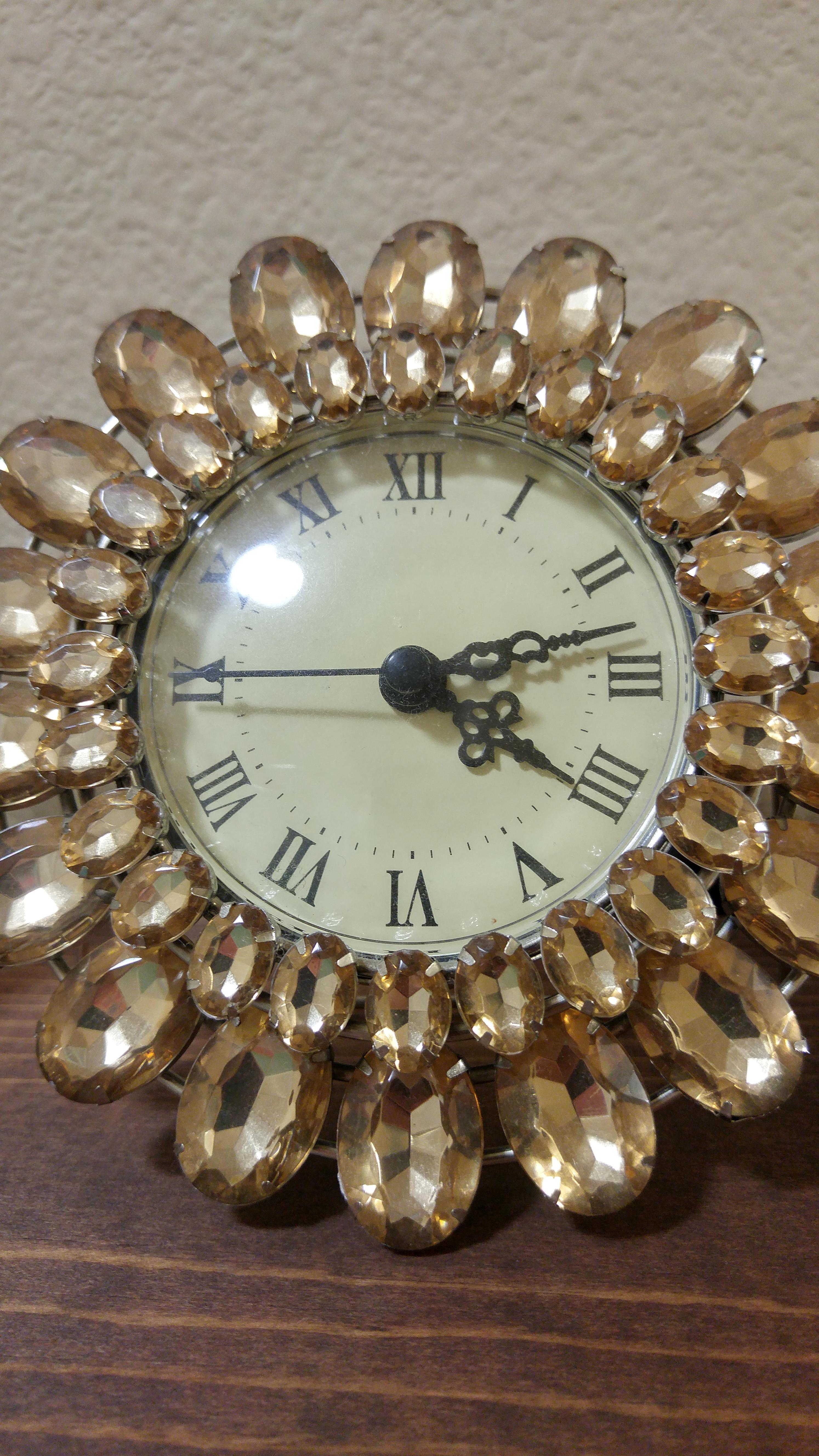 The "Roman" numeral 4 on this clock r/mildlyinteresting