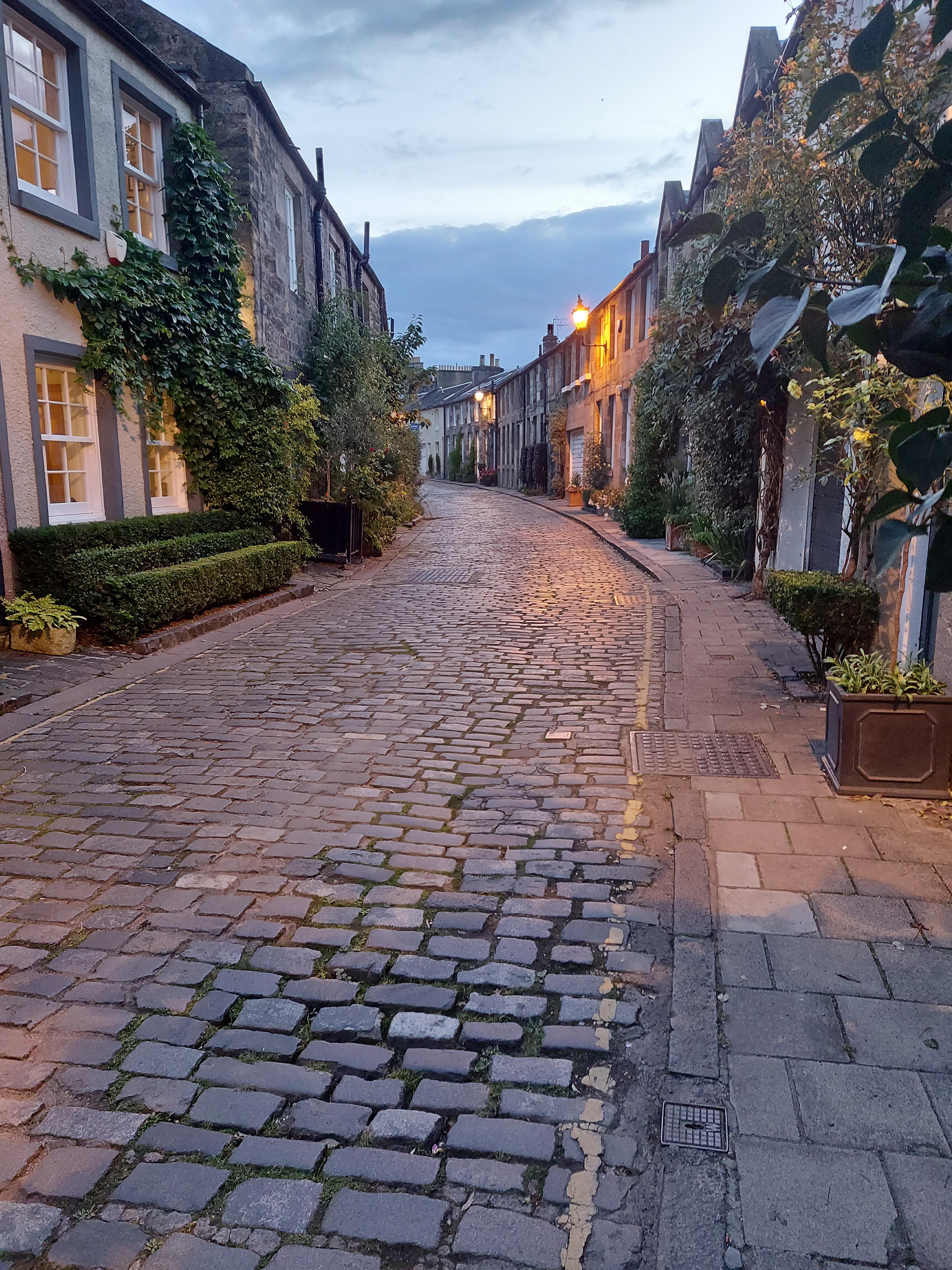 Circus Lane in Edinburgh Scotland r/pics