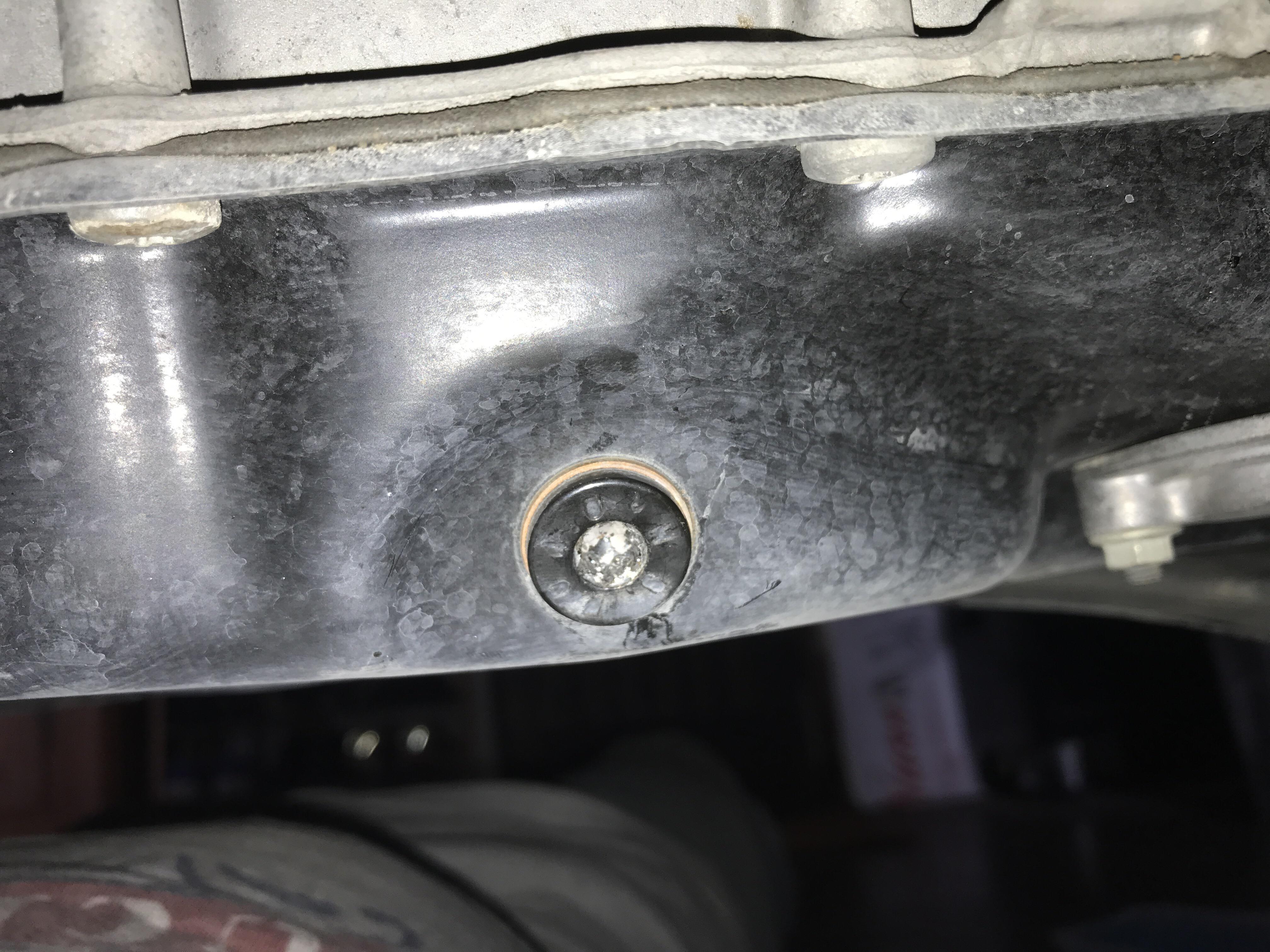 Oil change 2012 VW CC how the f do I remove this?? r/autorepair