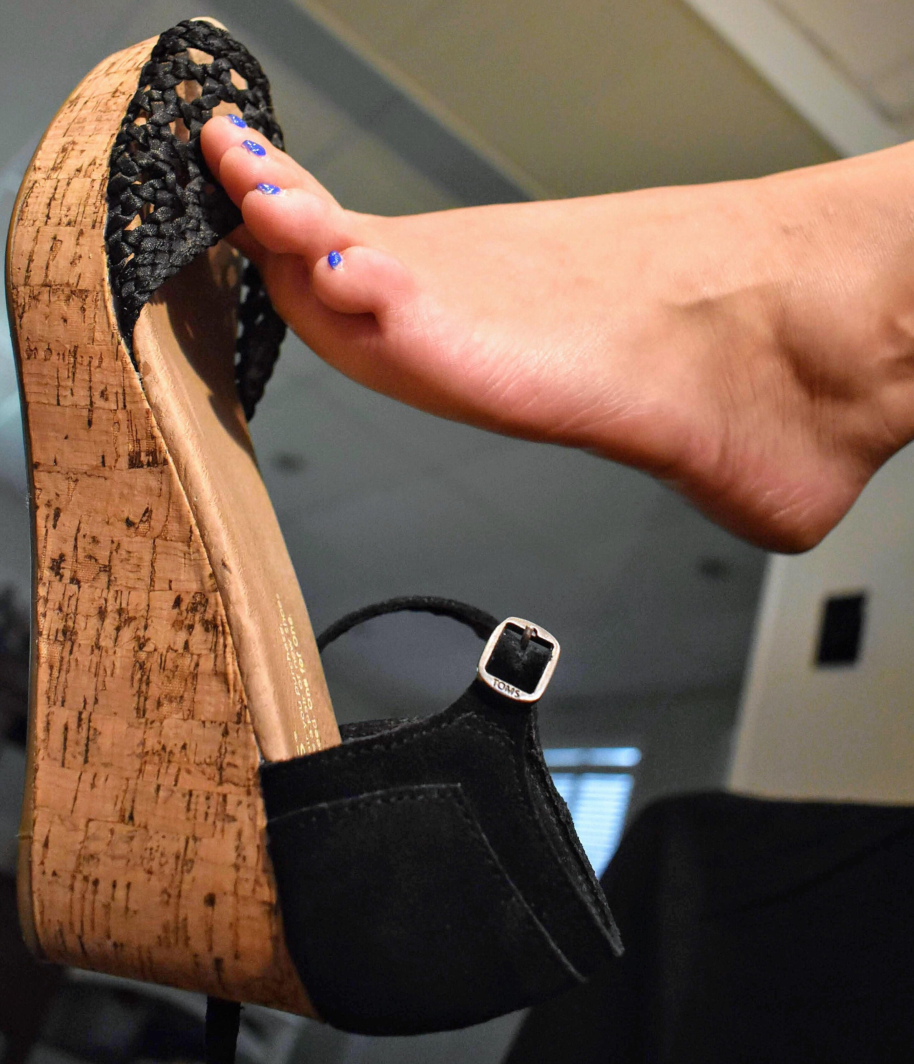 The Dangle.......... r/VerifiedFeet