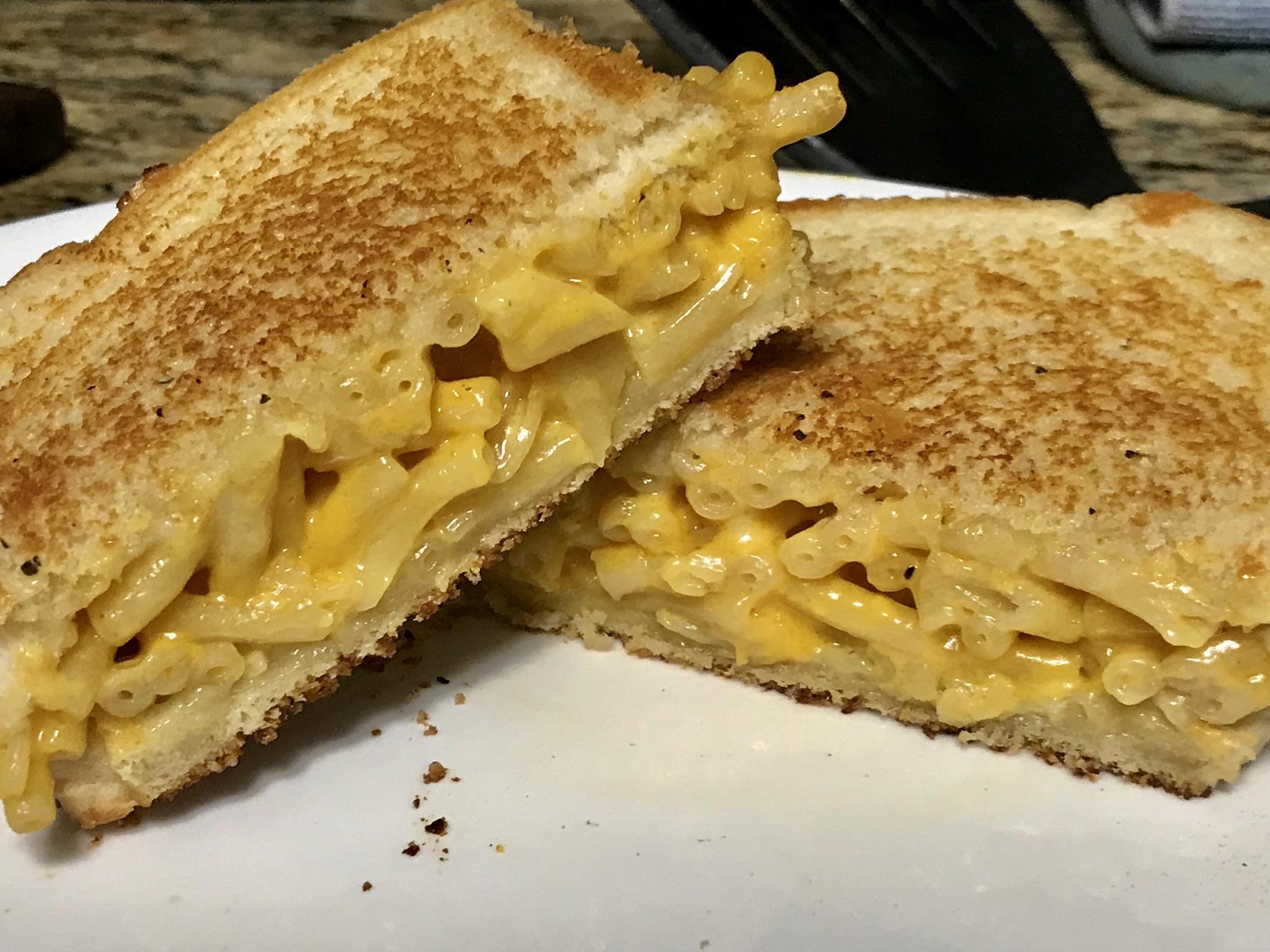 [Homemade] Mac & Cheese Grilled Cheese Sandwich food