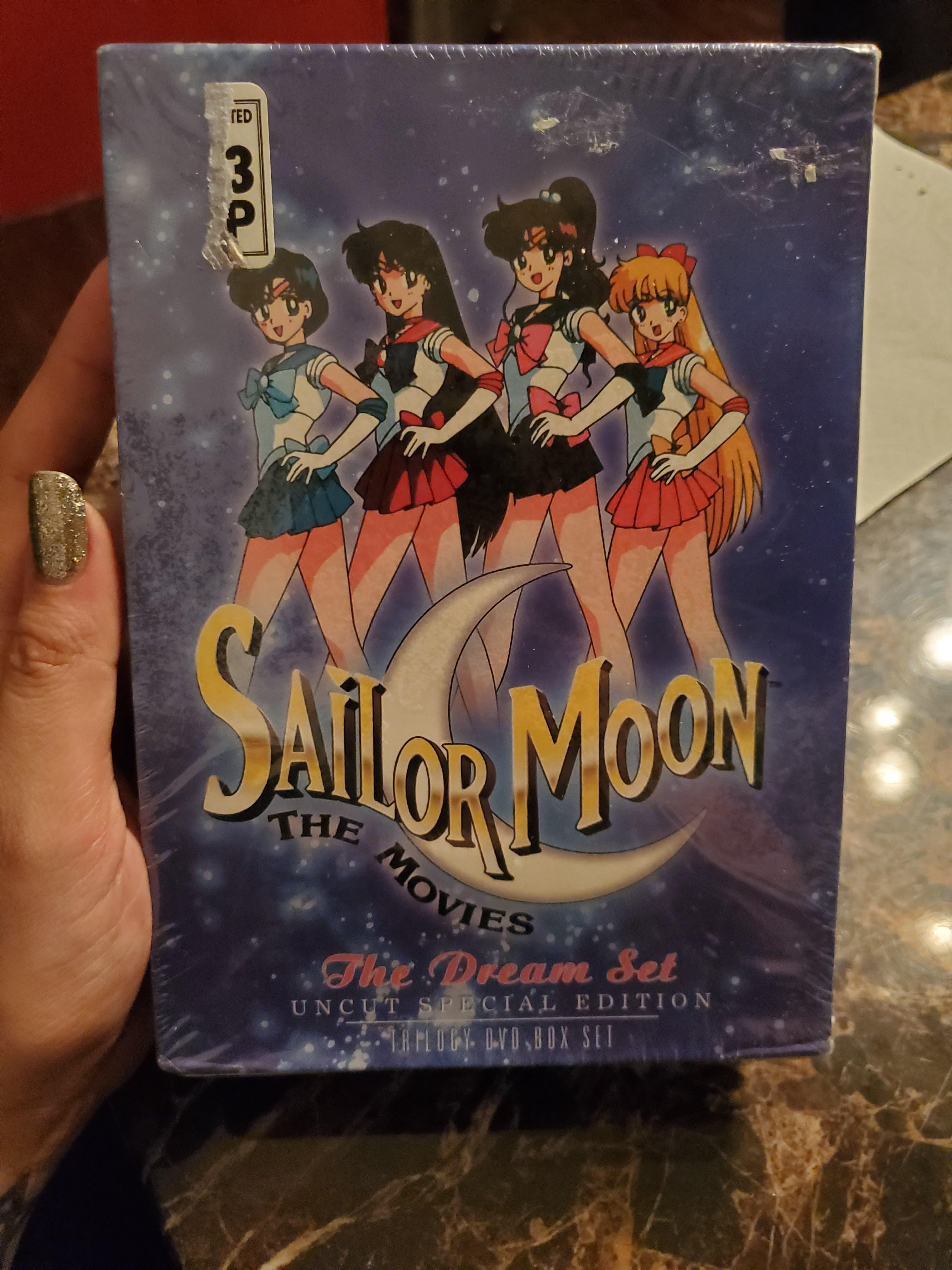 Do the DvDs from the 2000s (Shown in the photo) have the same music as