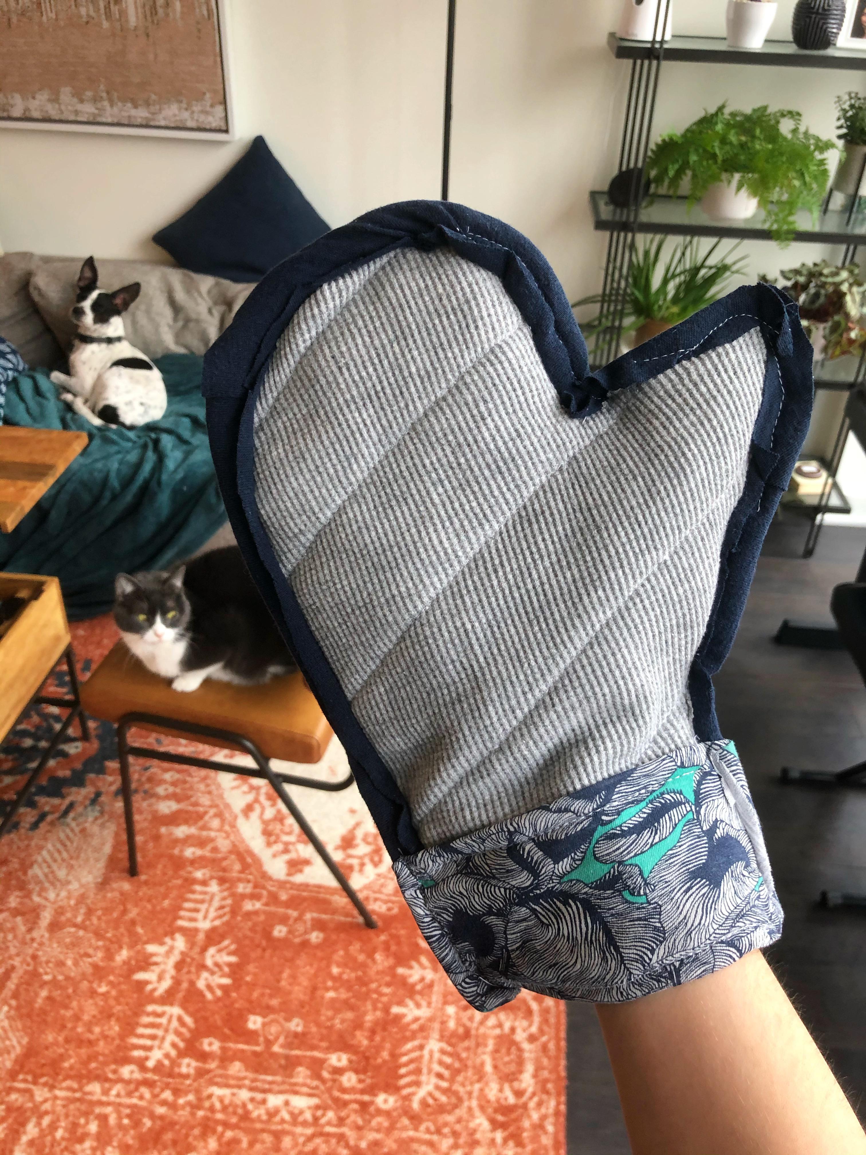 Beginner! Made this oven mitt from old shirts and without pins or a