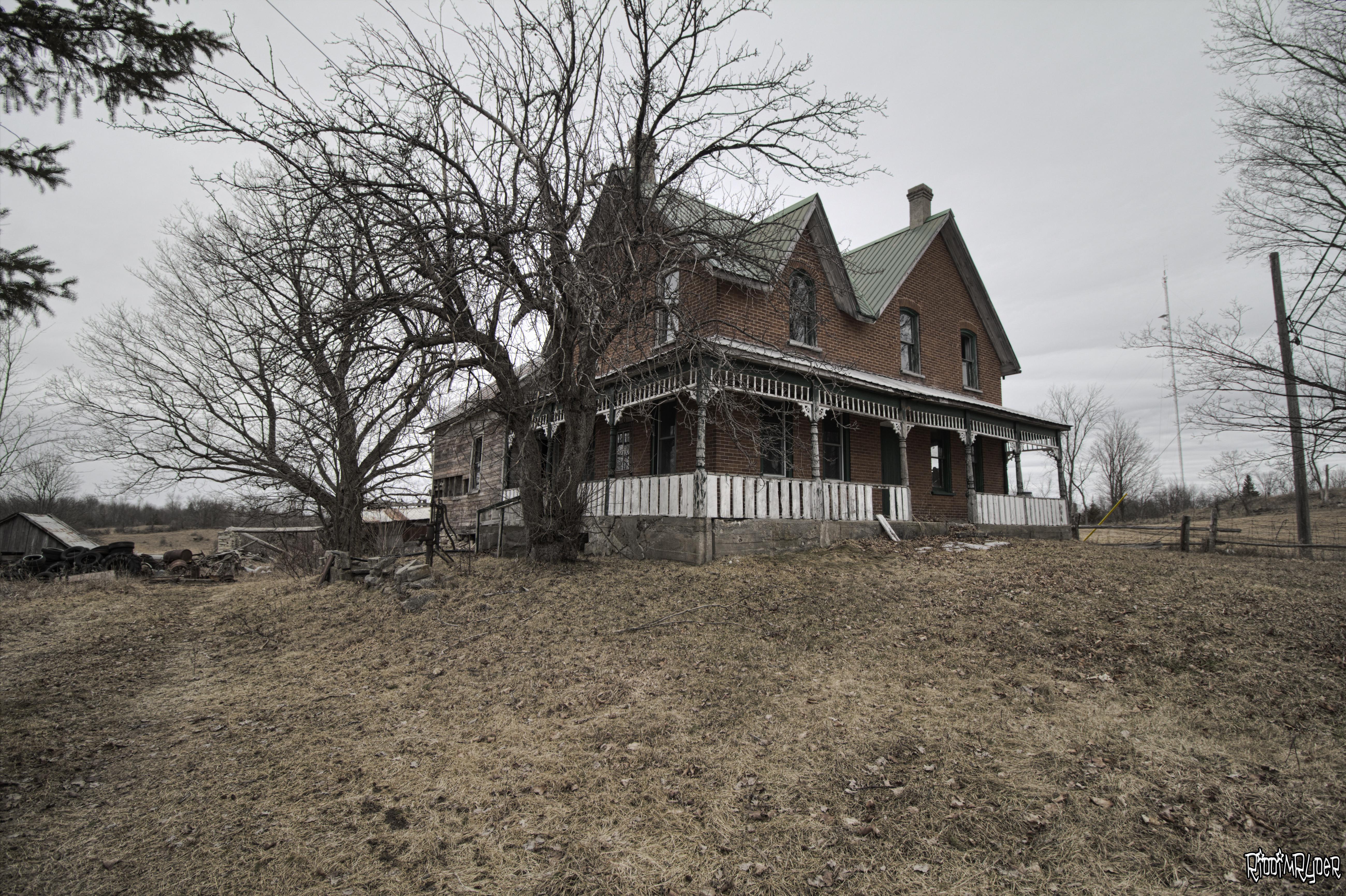 Beautiful Abandoned Ontario Farmhouse [5200 x 3463][OC] r/AbandonedPorn