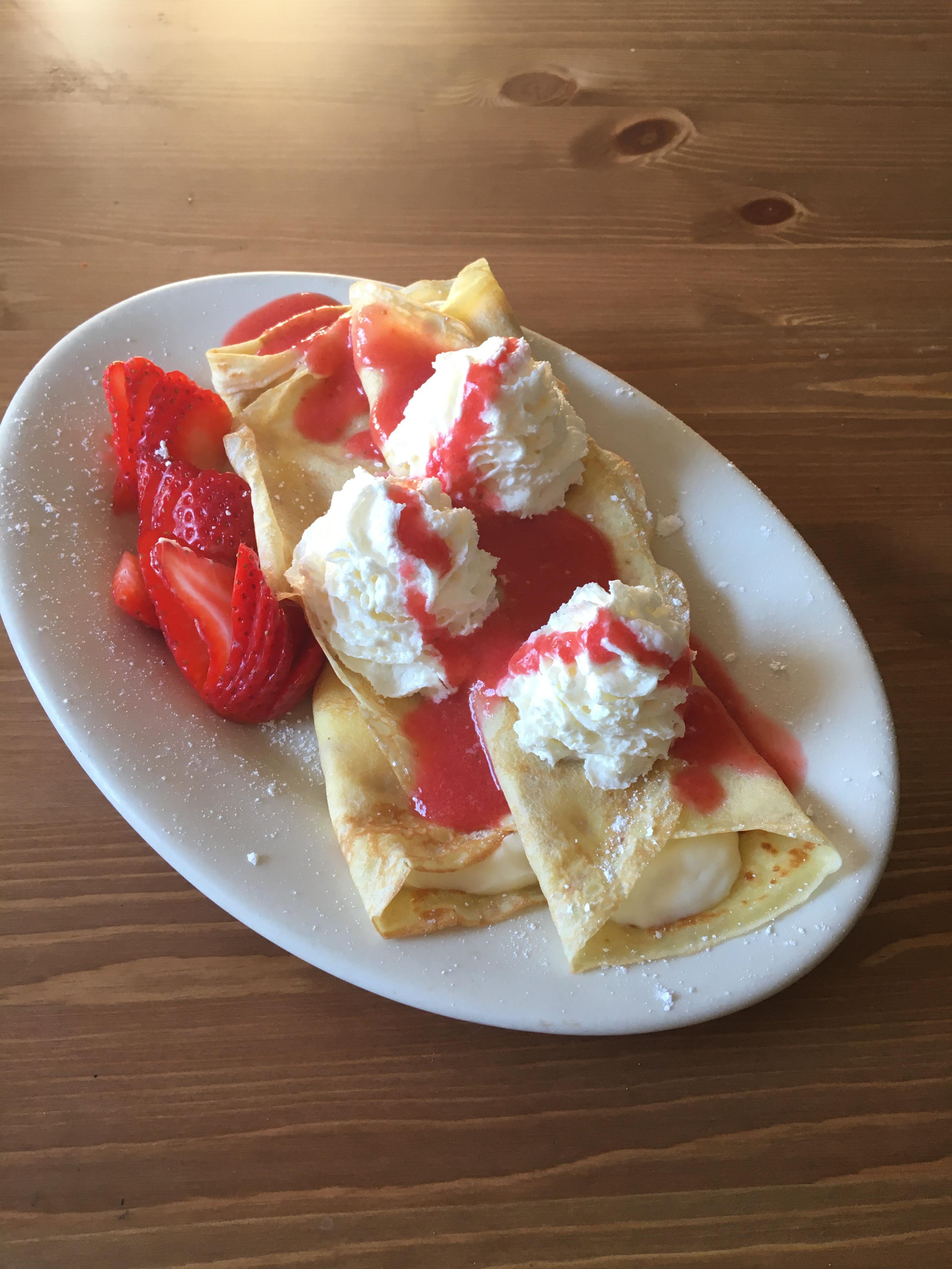 [Homemade] Crepes with cream cheese filling and strawberries. r/food