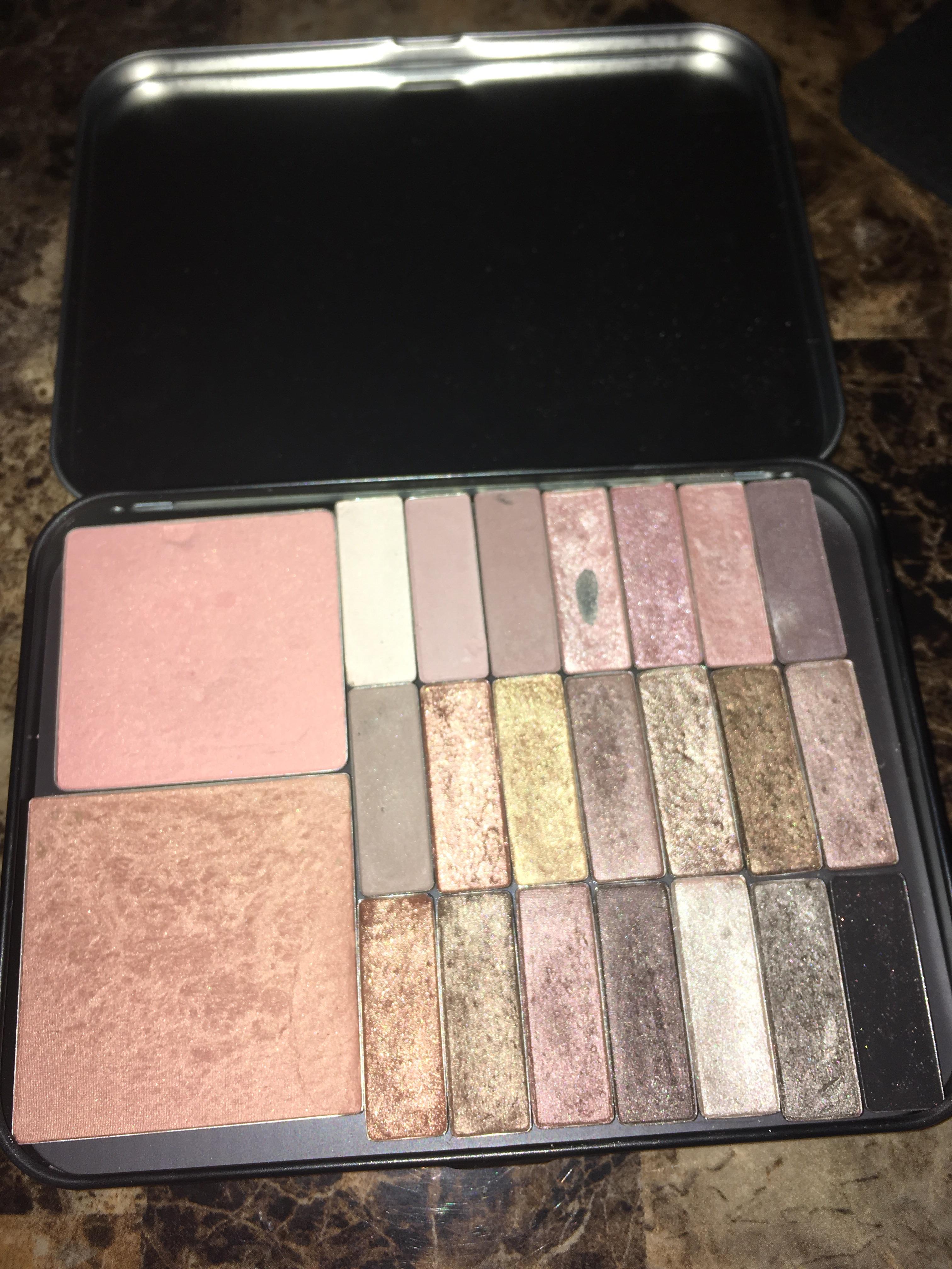 New Makeup Forever palette is so satisfying. r/MakeupAddiction