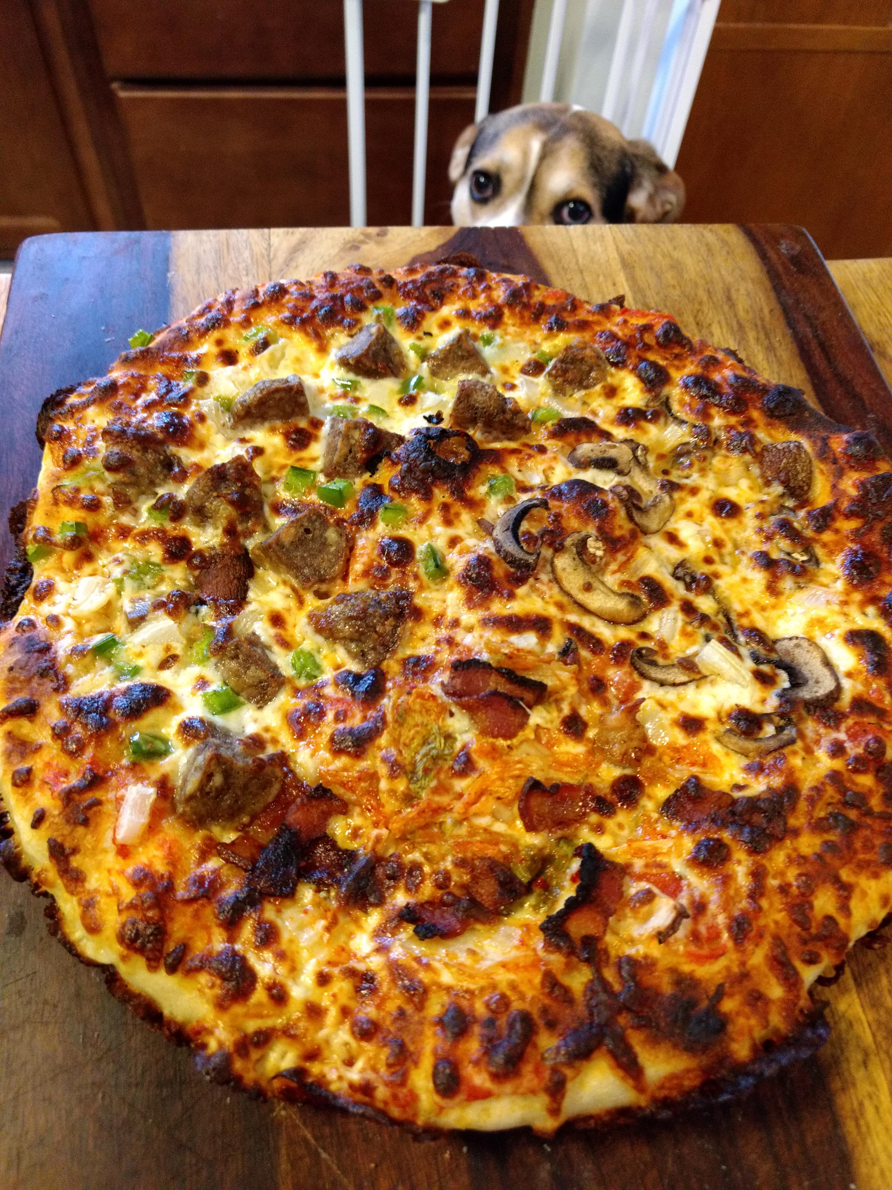 Meatball, kimchi, and mushroom pizza r/FoodPorn