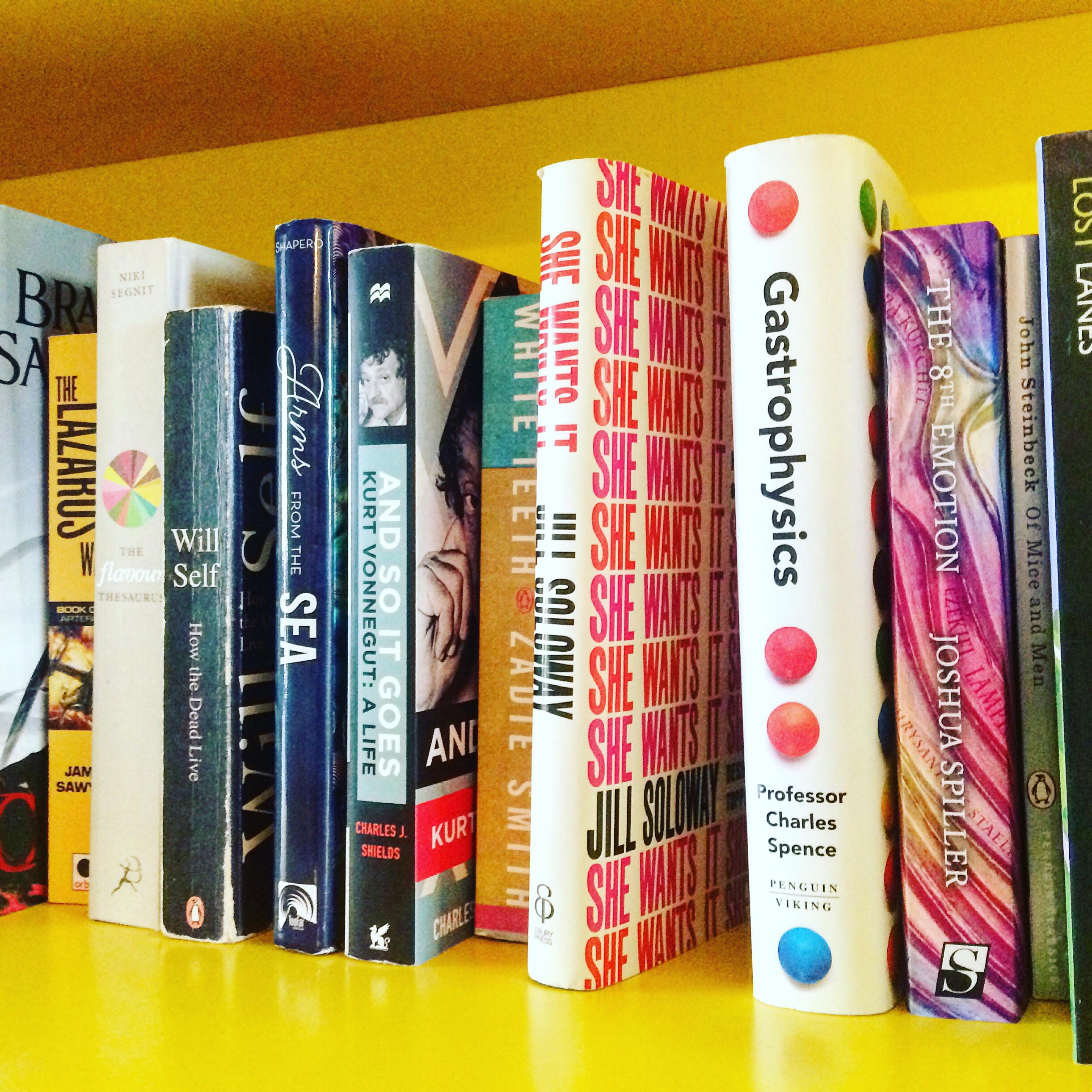 My bookshelves are yellow r/bookshelves