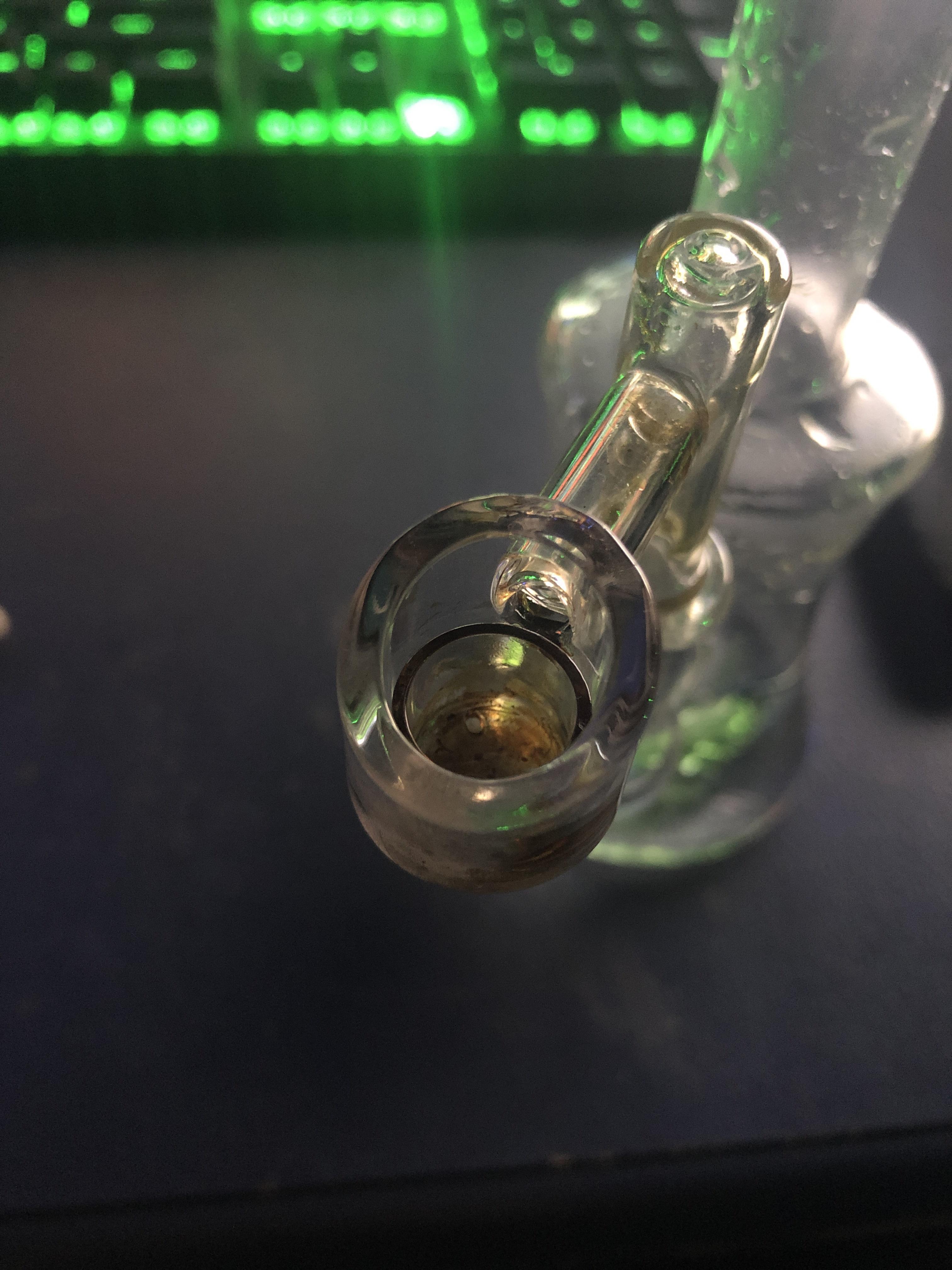 The Molecules quartz bucket fits perfectly in my banger. Helped me take