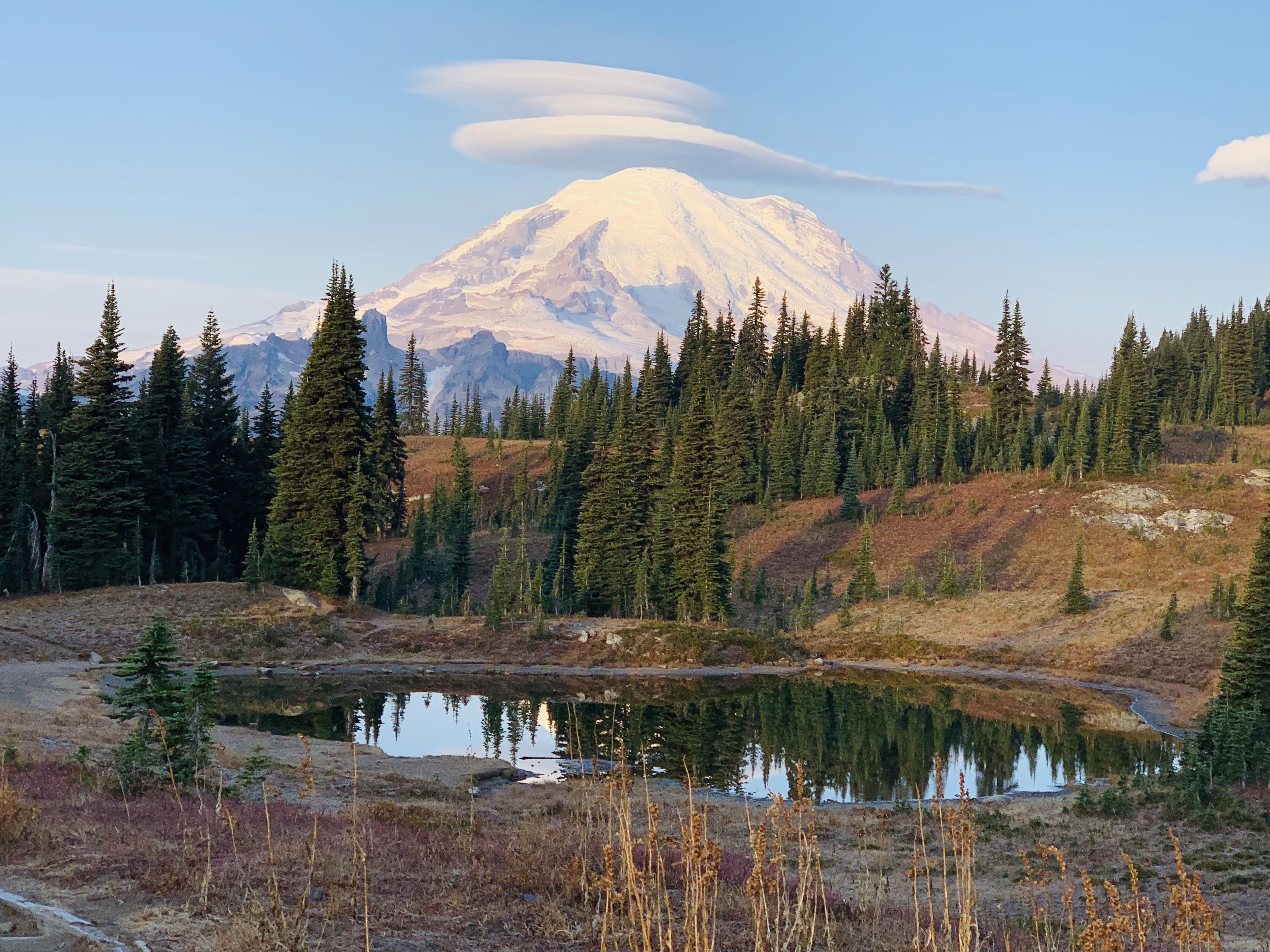 Mt. Rainier shortly after sunrise [OC] [4032x3024] r/EarthPorn