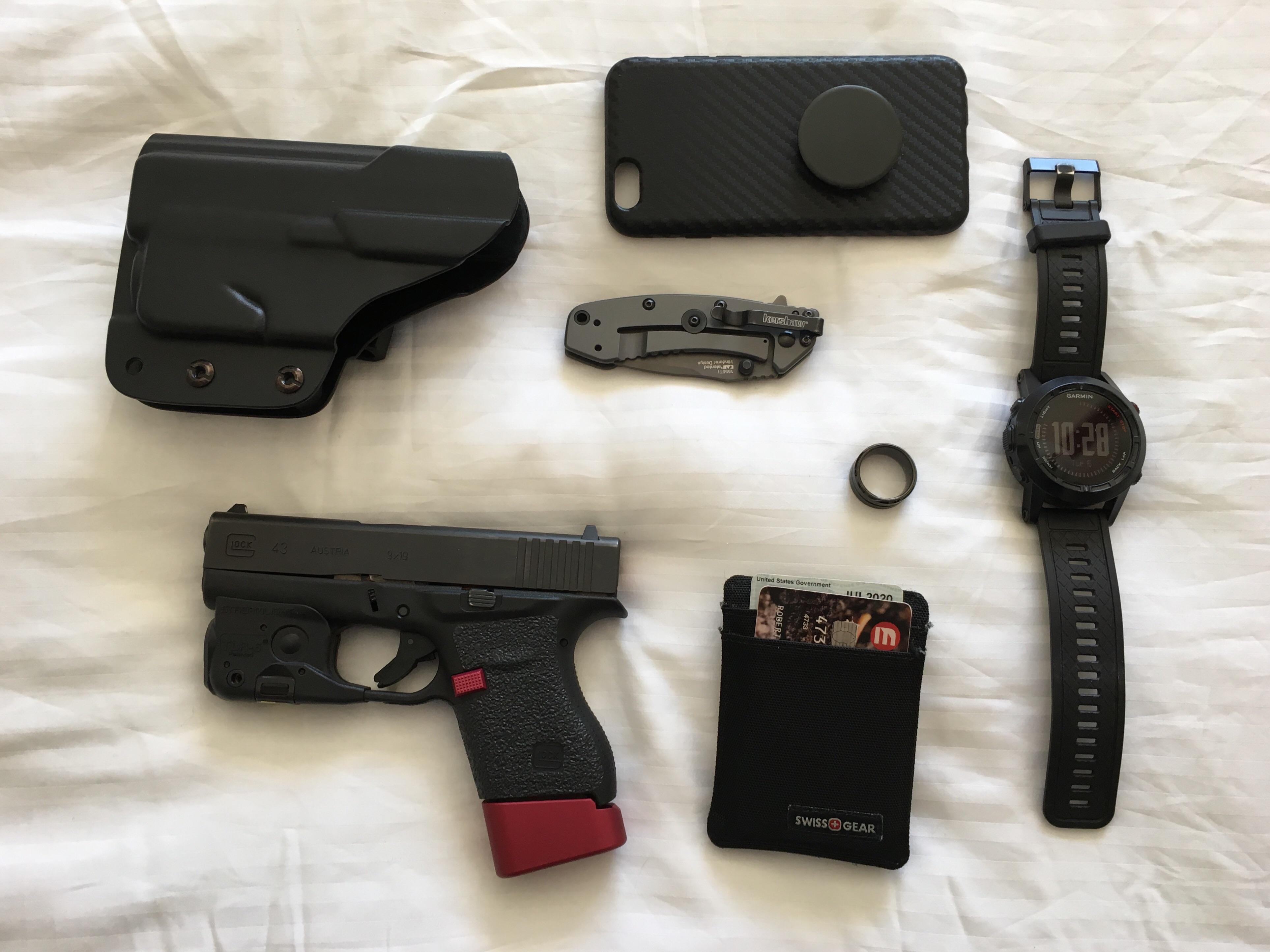 32/M/Army Combat Medic/ off duty r/EDC