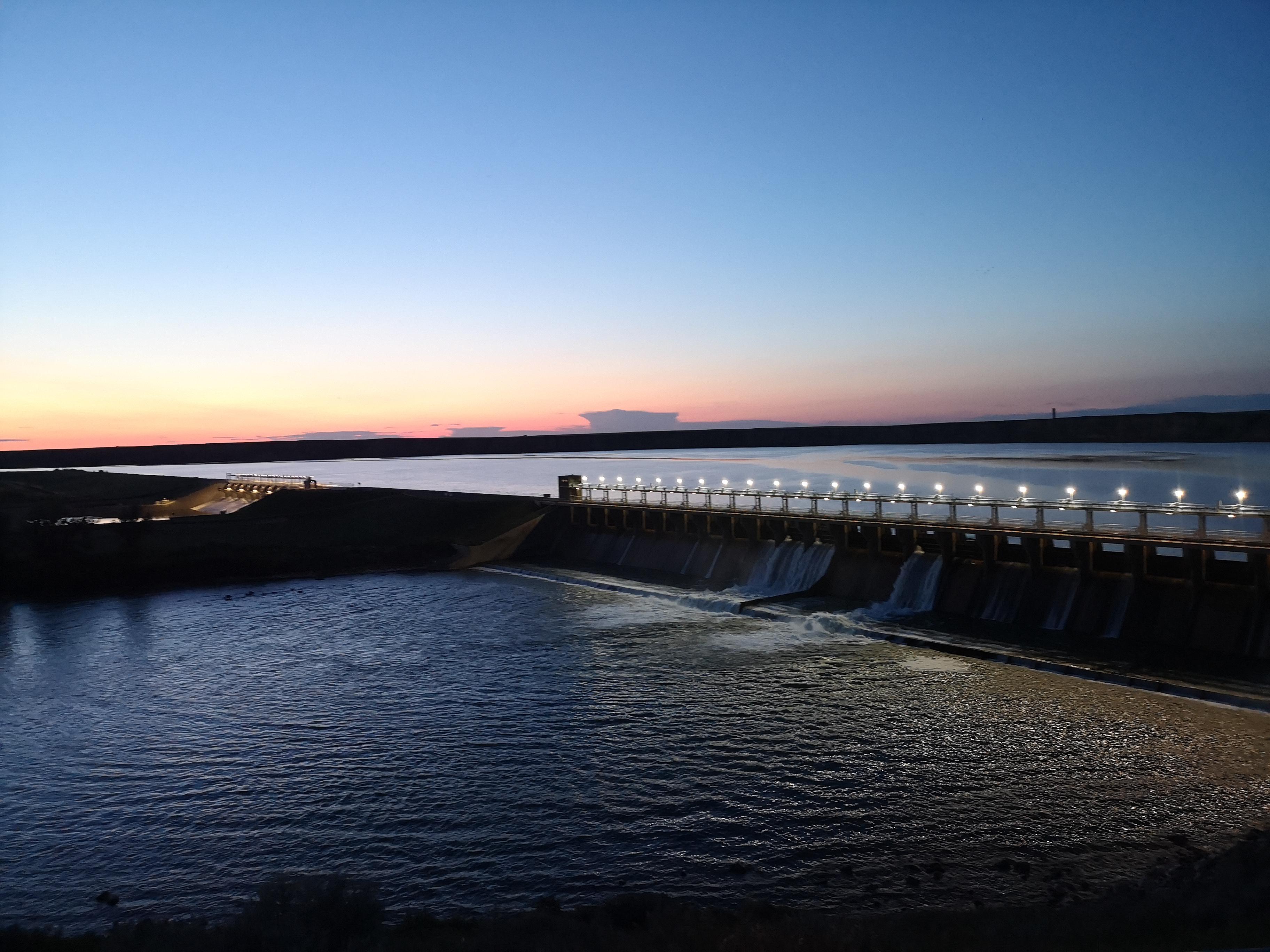 Bassano Dam in Alberta r/canada