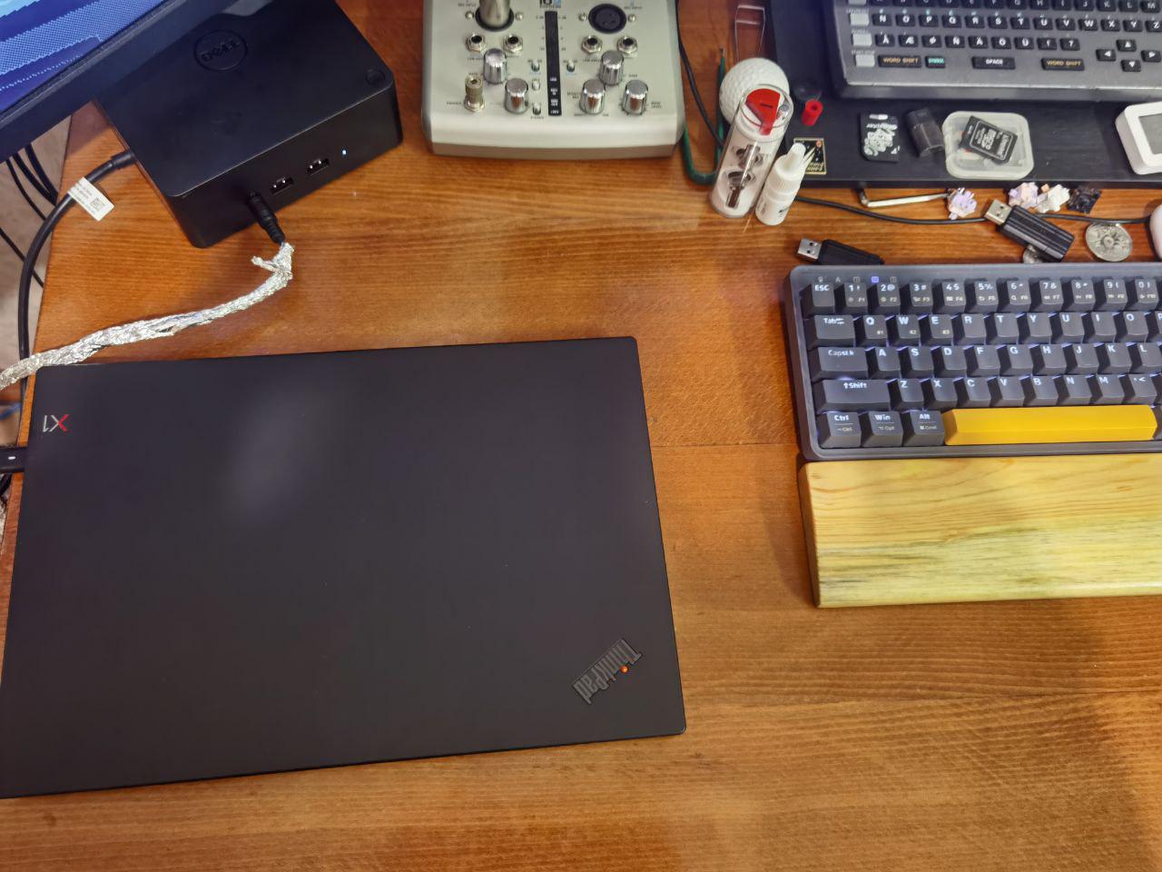 Best docking station for thinkpad x1 carbon gen7 laptop, price 12 Dell