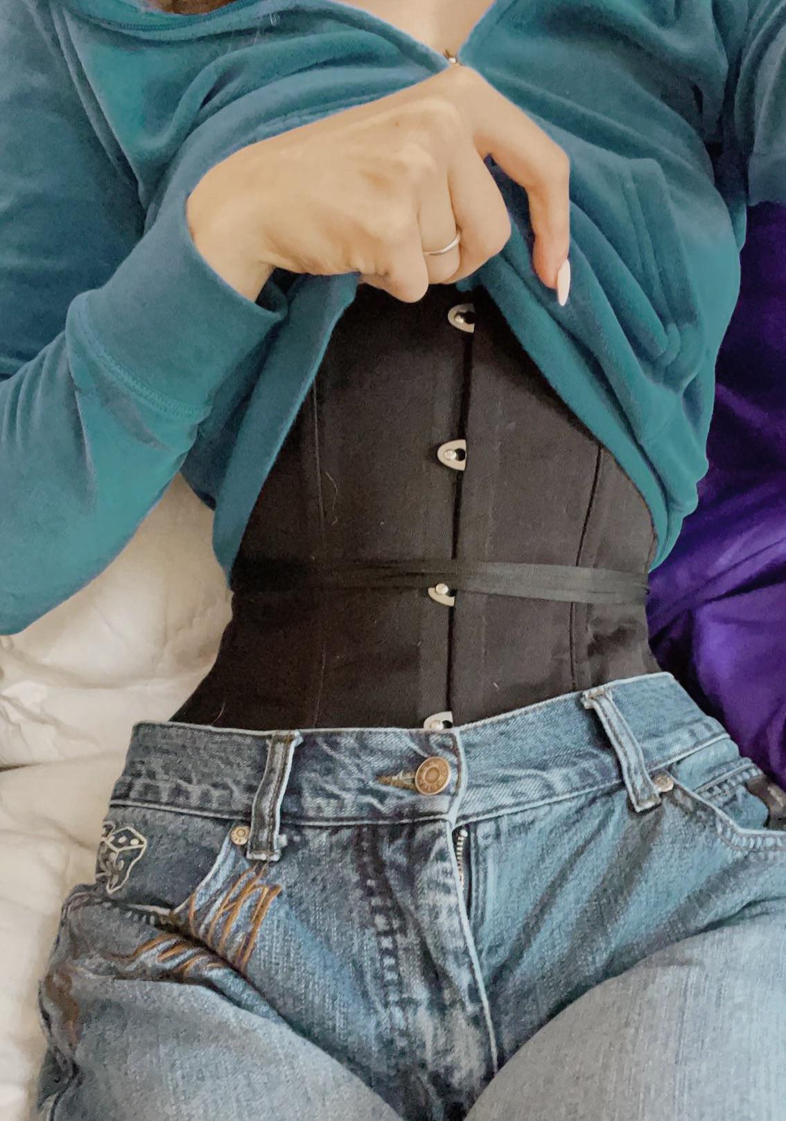 Are Hip Dips And Love Handles The Same? Exploring The Differences