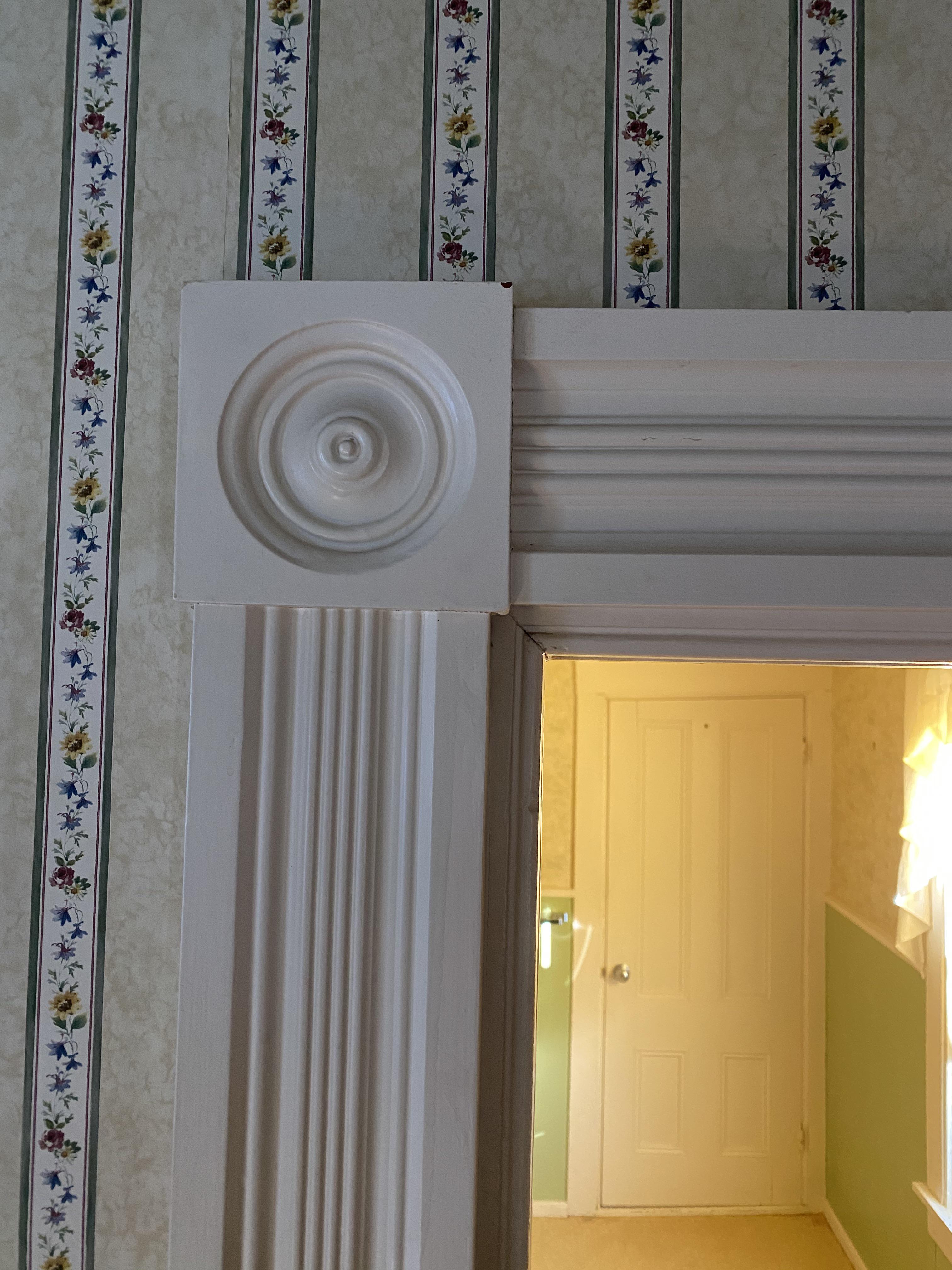 anyone know what this style of molding is called? r/Carpentry