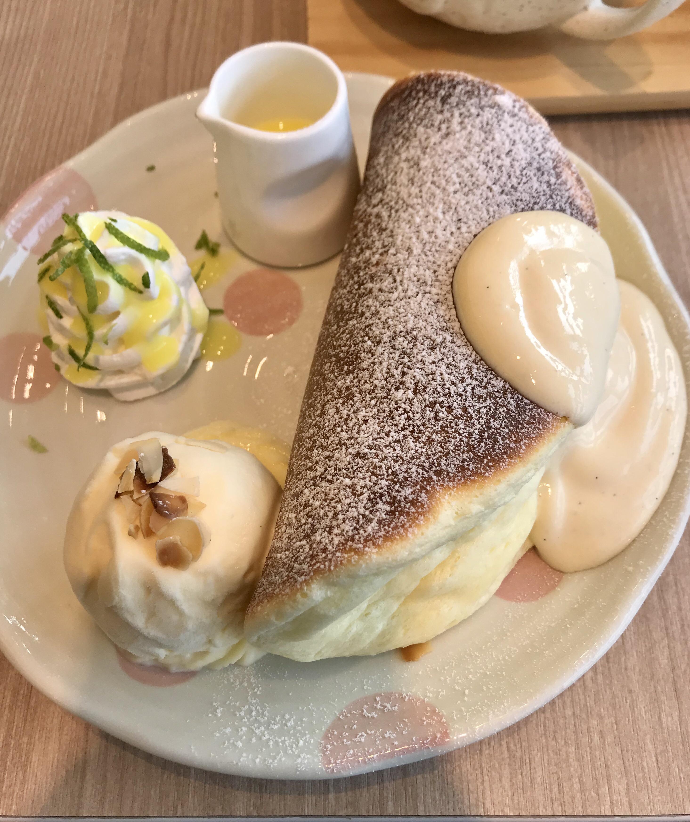 [I ate] Japanesestyle pancake with vanilla ice cream, lemon sauce