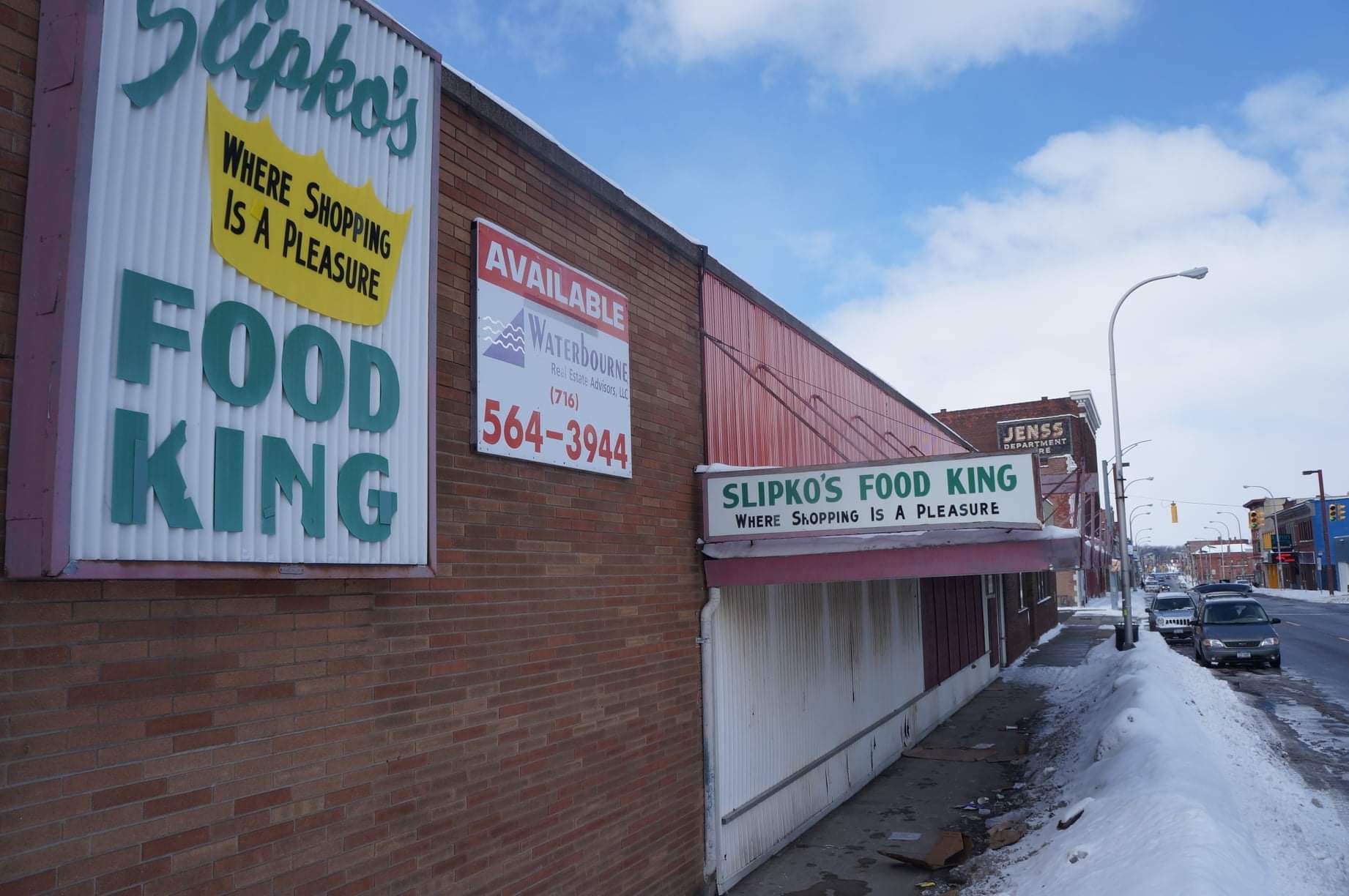 Slipko's grocery. 1614 Main Street, Niagara Falls NY (oc) still there