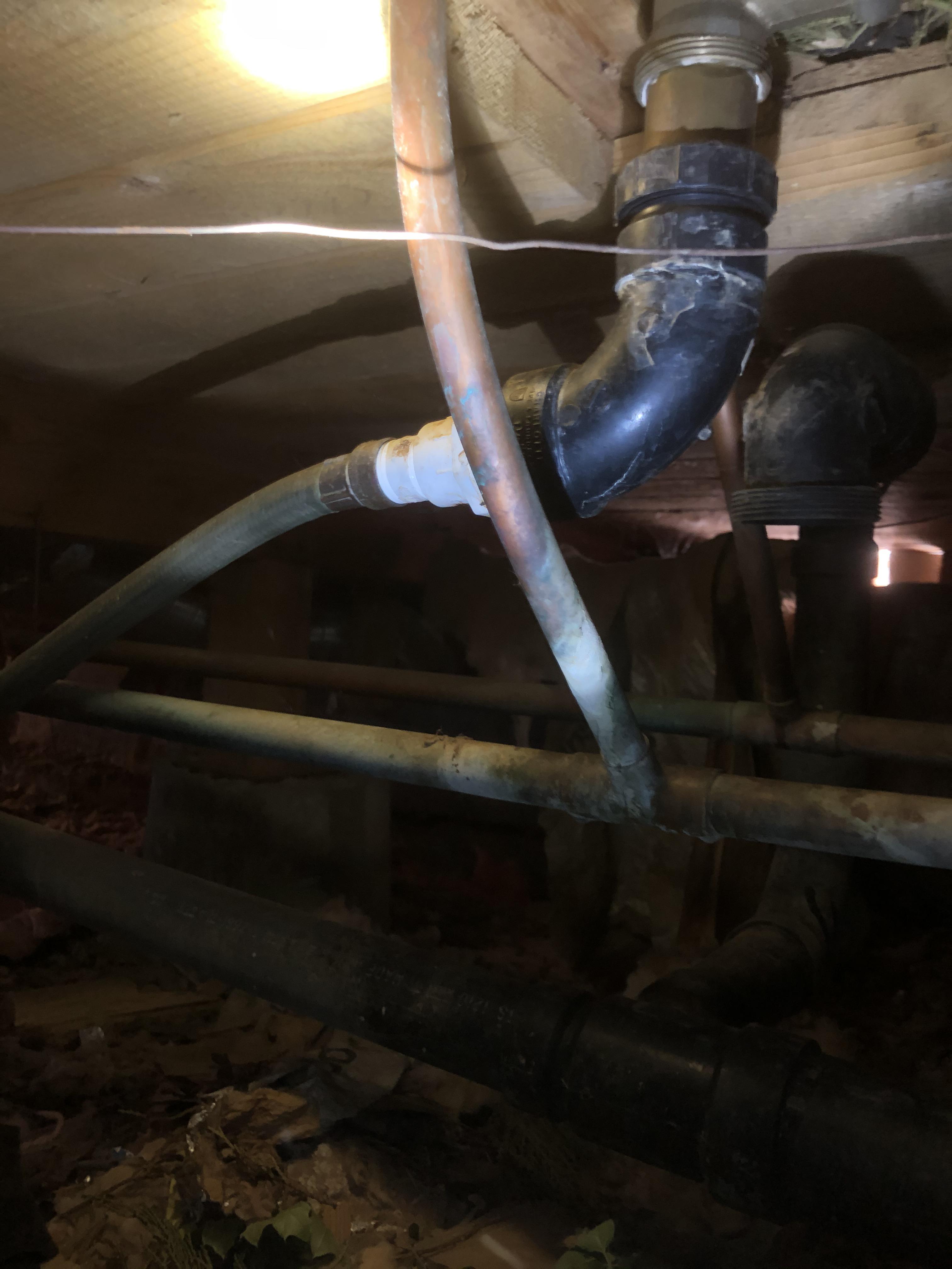 Hmmm, I found why the tub won’t drain. r/Plumbing