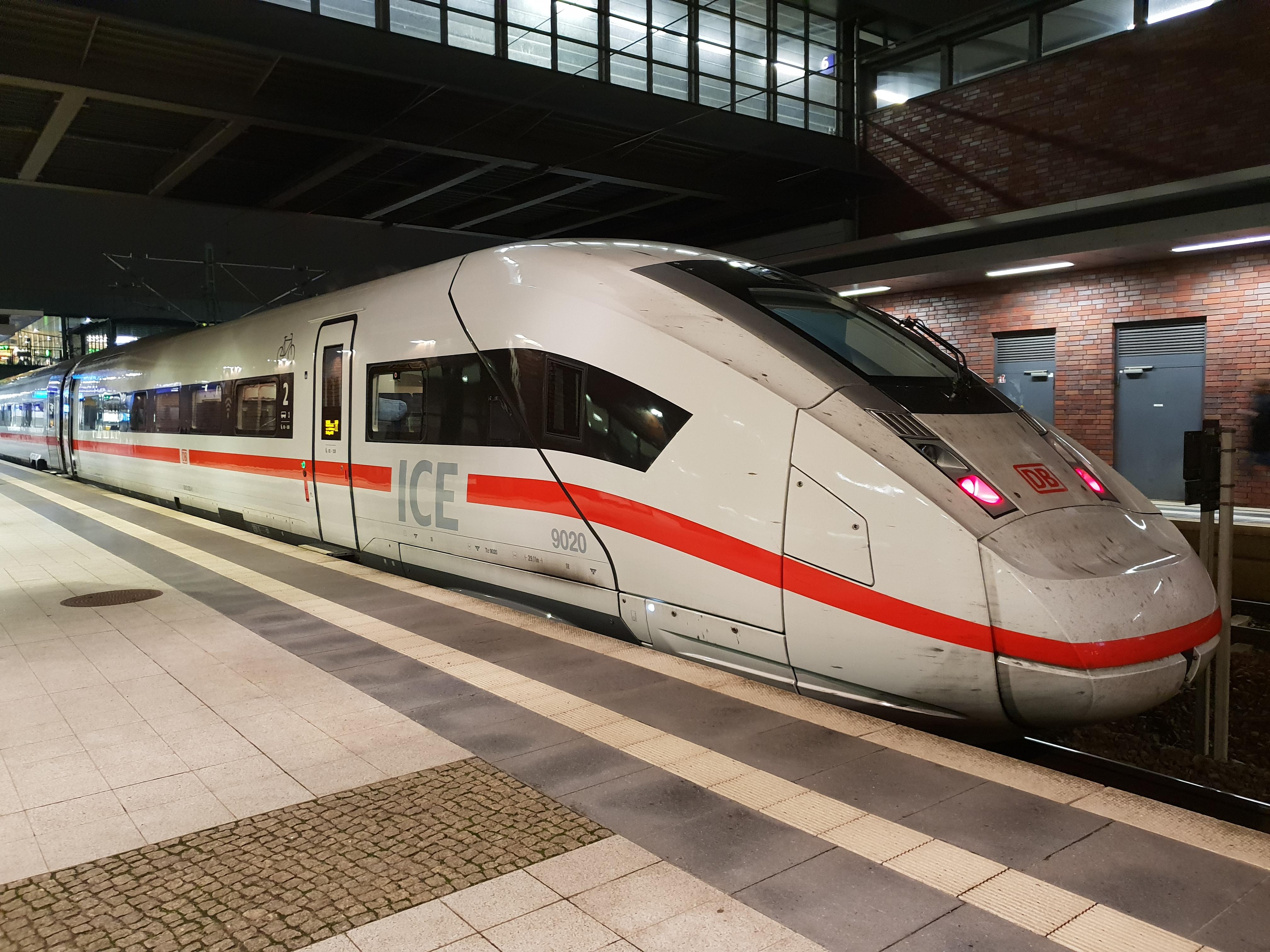 ICE4 in Berlin (on track Berlin Munich) r/trains