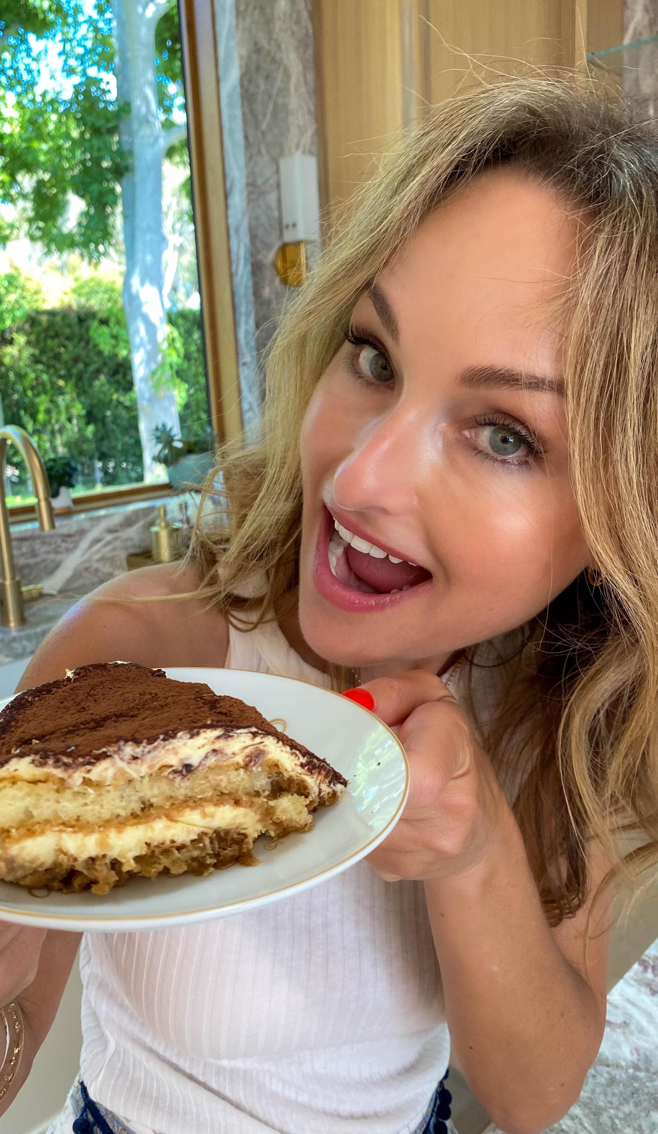 Giada De Laurentiis, 52 : PrettyOlderWomen