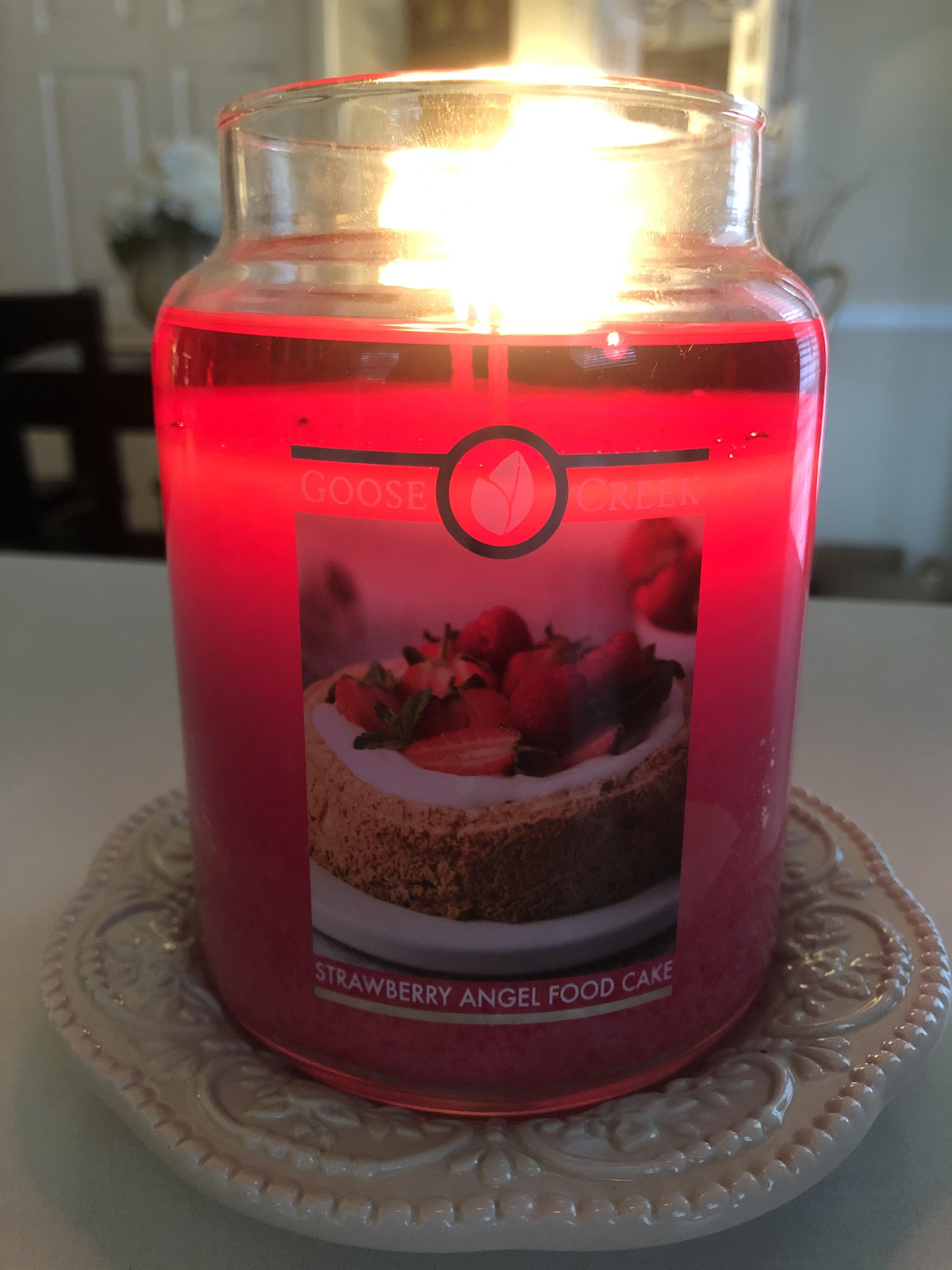 Strawberry Angel Food Cake 🍓 🍰 r/goosecreekcandles