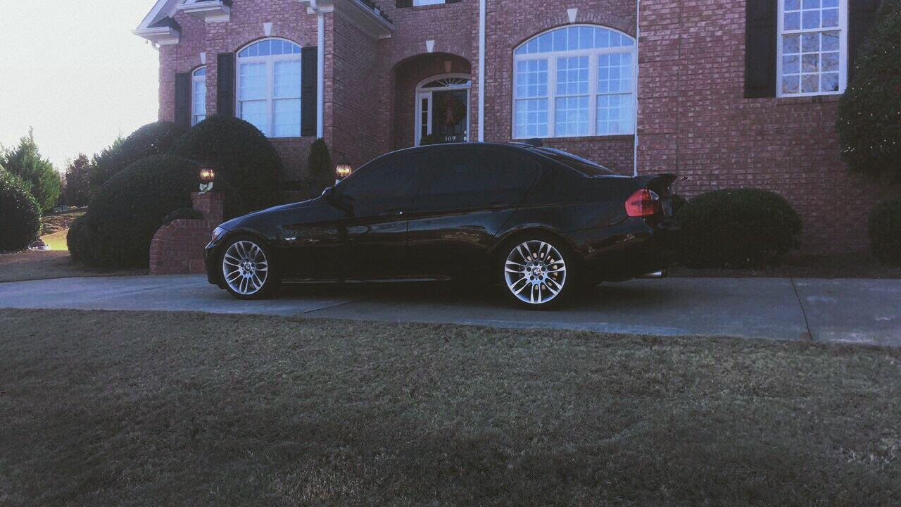 Black wheels or silver wheels? Dad says silver, friends say black. r/BMW