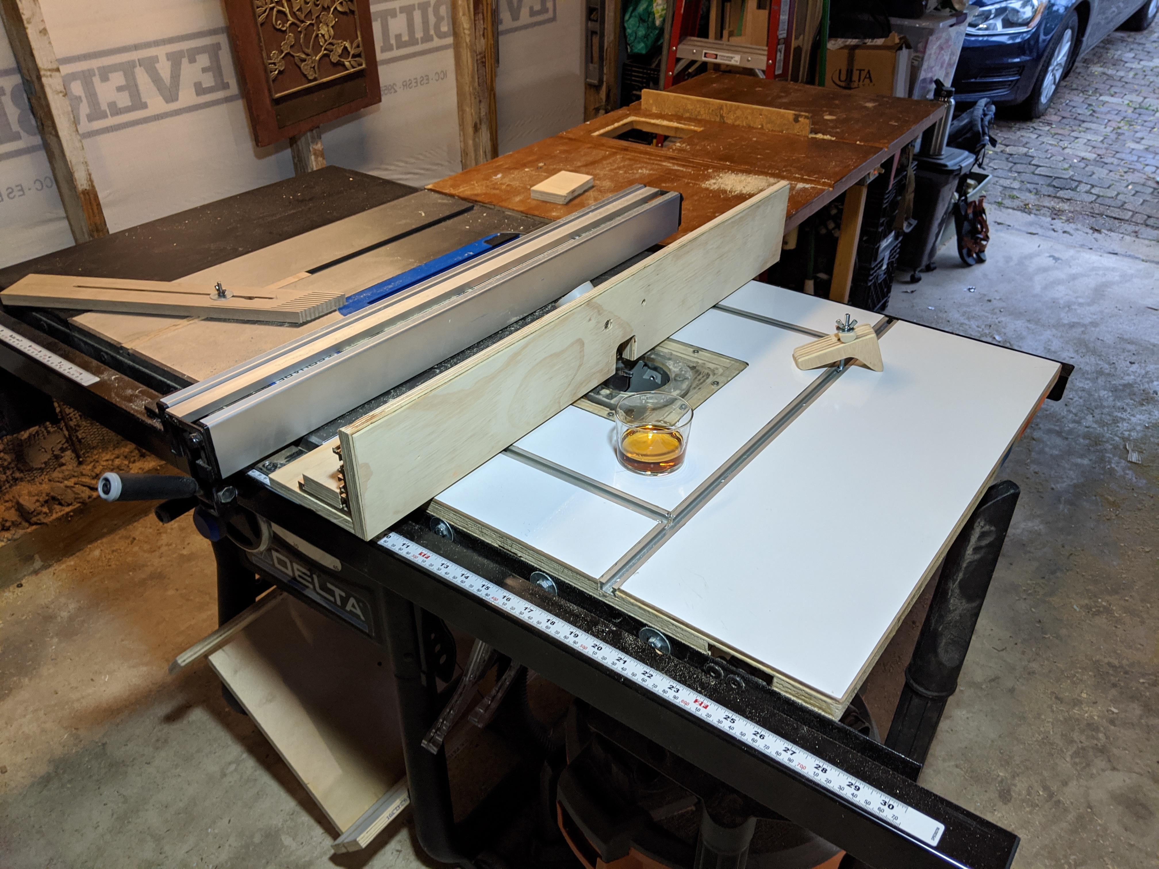 New Delta 36725 T2 with router insert is all done! r/woodworking