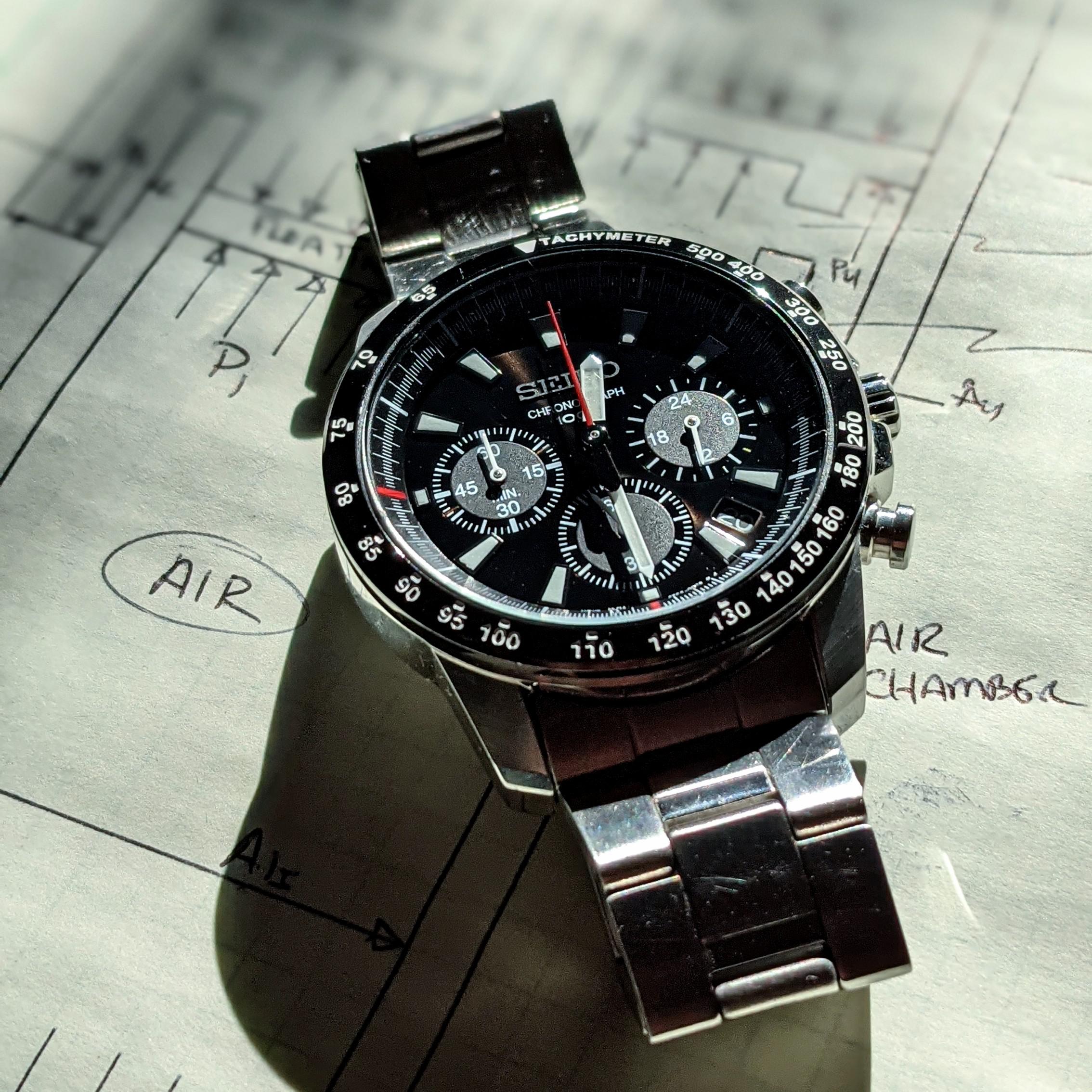 [Seiko SSB031] Keeping time while making the airplanes r/Watches