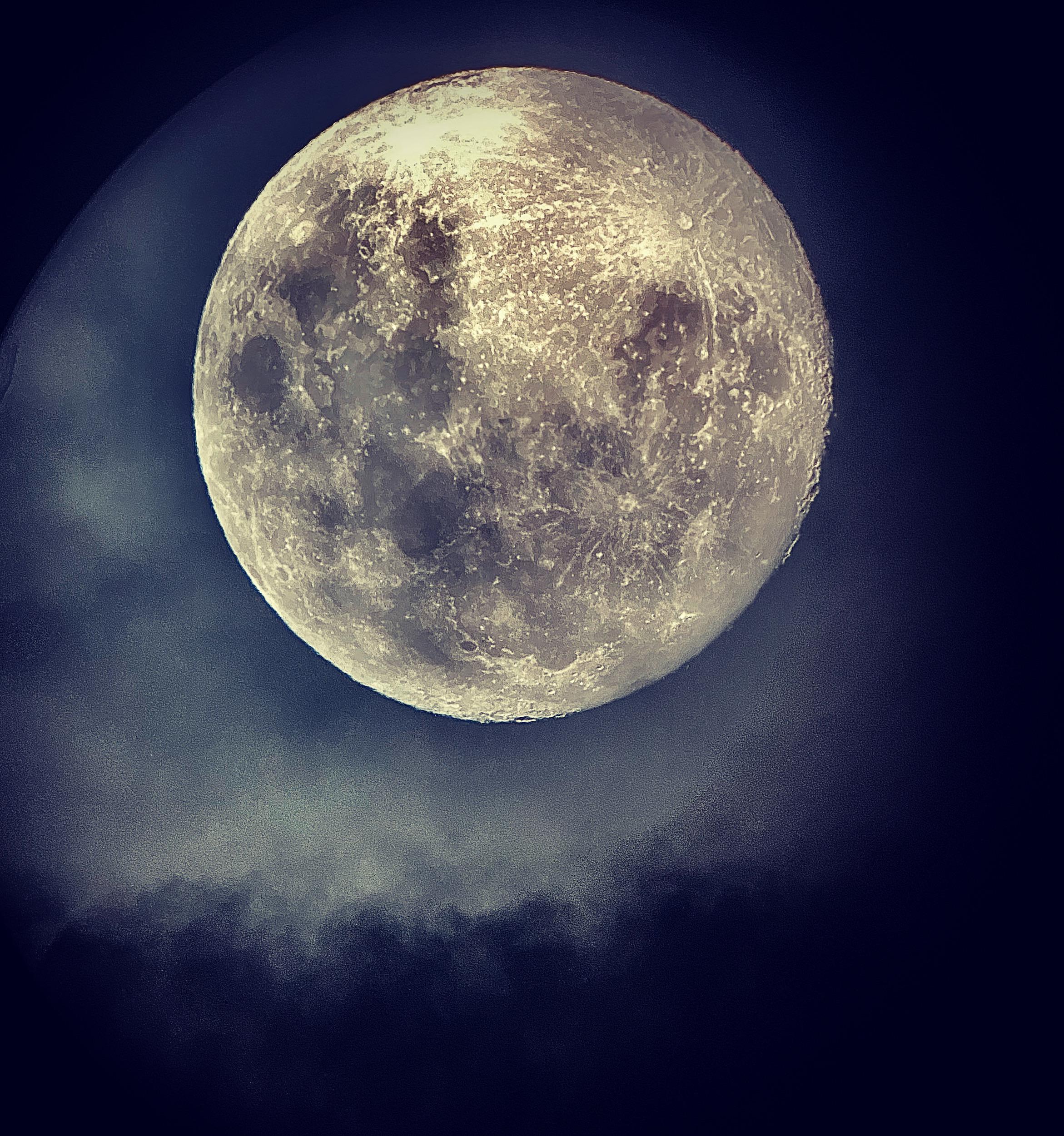 Last nights 95% waxing gibbous moon. Probably my last moon photo for a