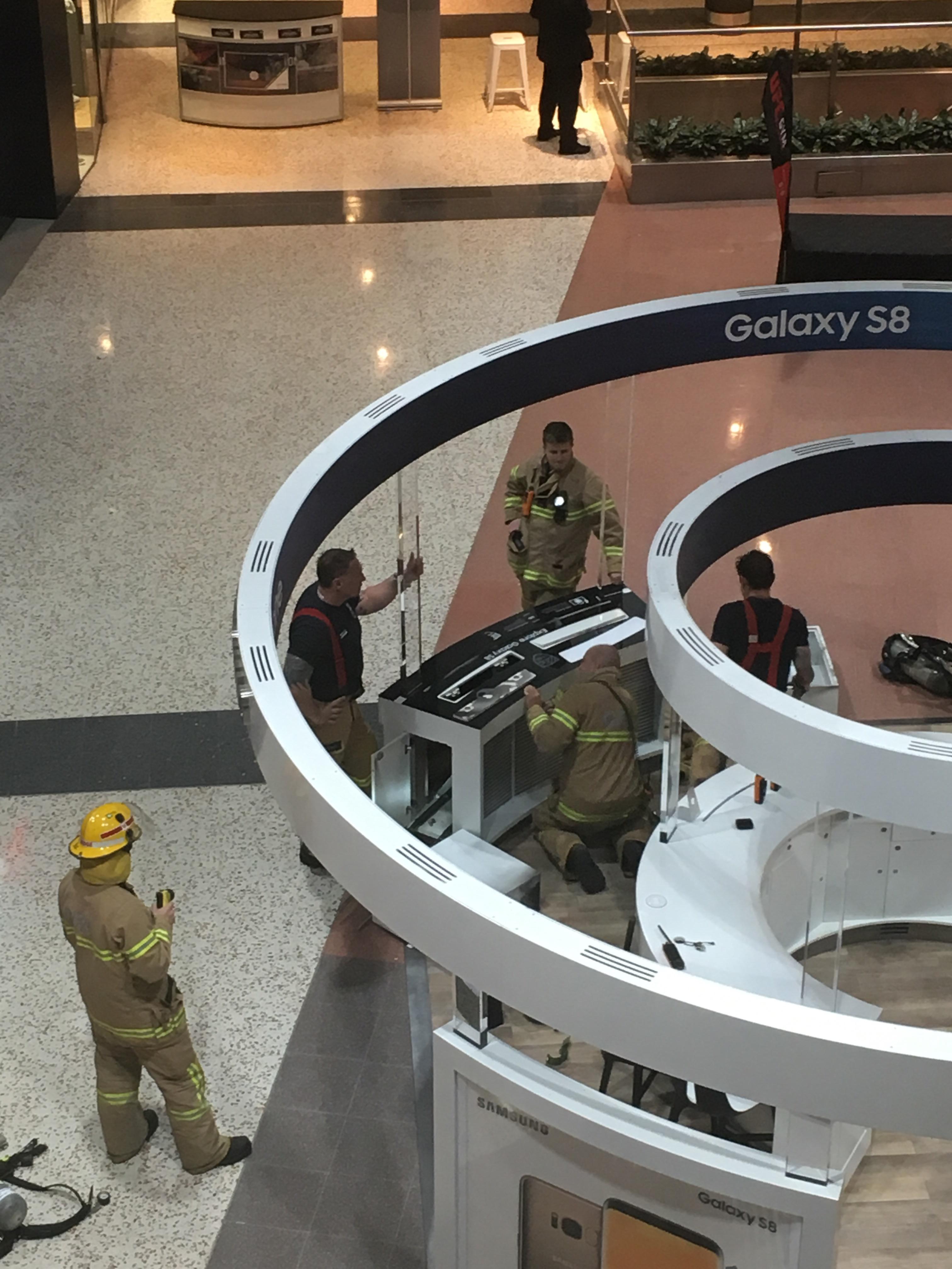Samsung stand at Fountain Gate right now r/melbourne