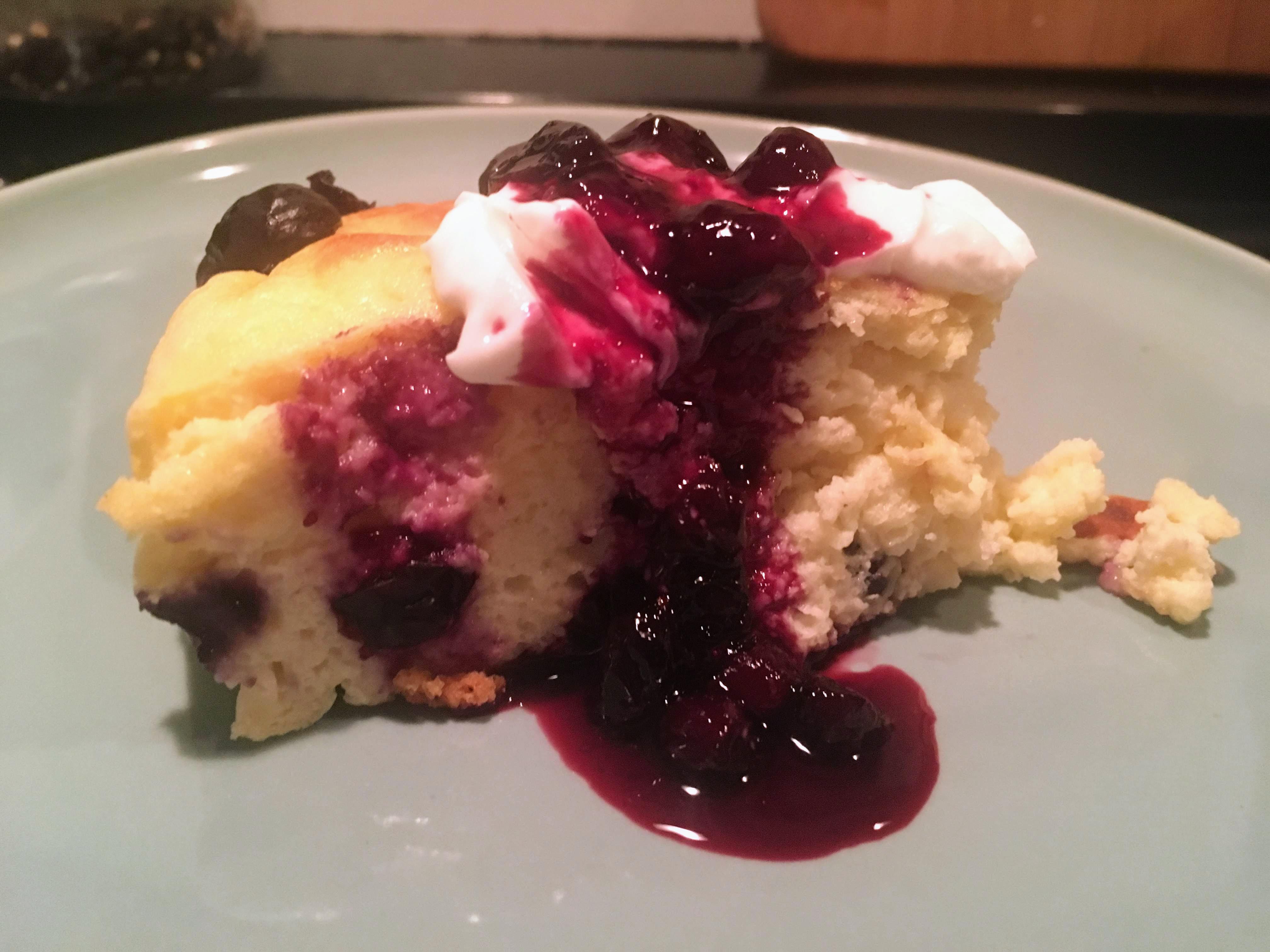 [homemade] Blueberry & Lemon Greek Yogurt Cloud Cake with Blueberry