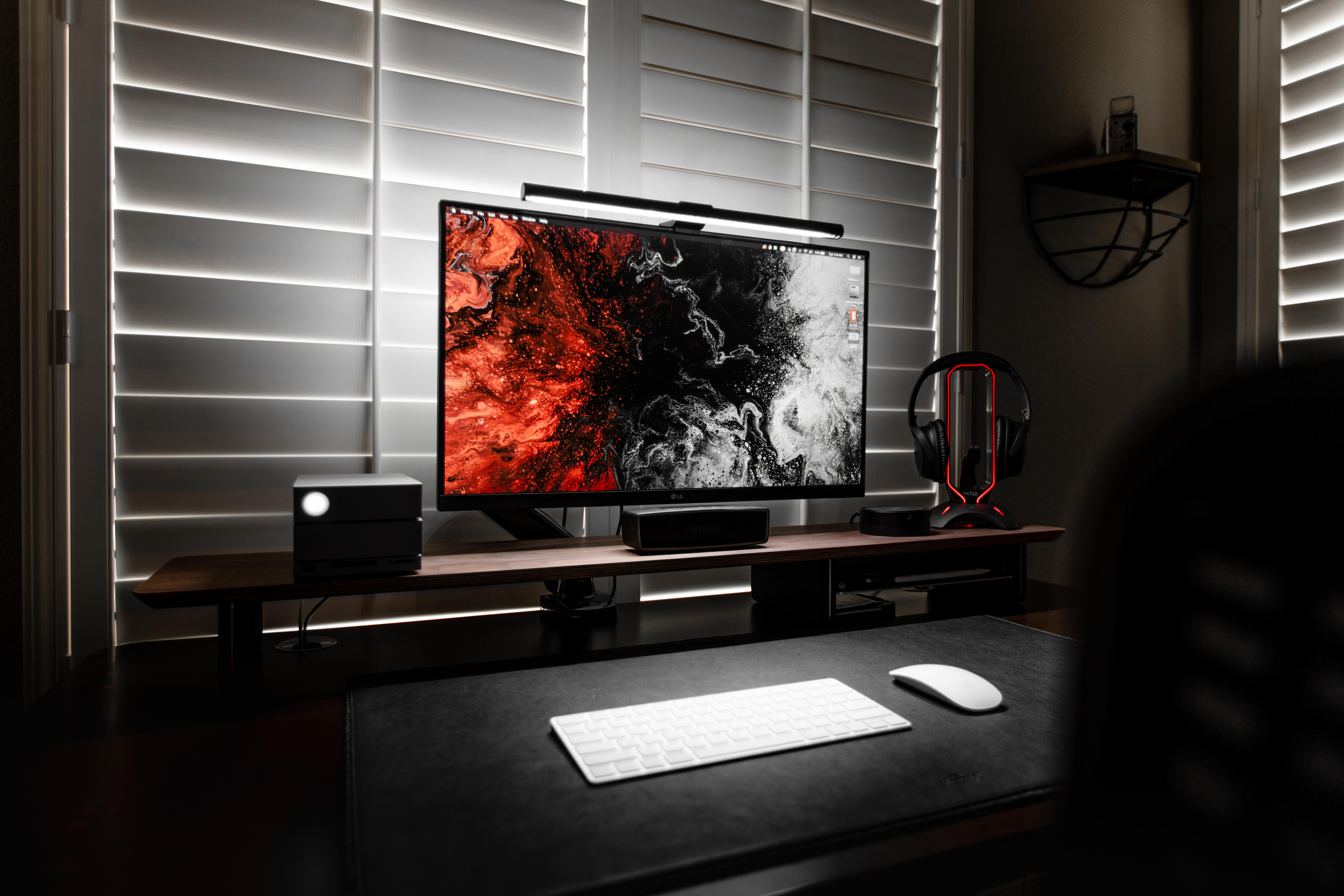 My Minimal WFH Desk Setup! r/battlestations